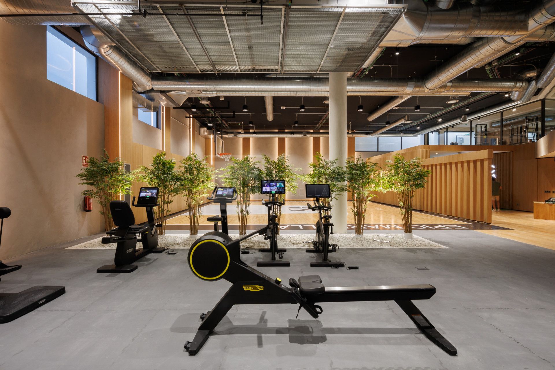 STUNNING 6-BEDROOM DUPLEX APARTMENT ON MARBELLA'S GOLDEN MILE