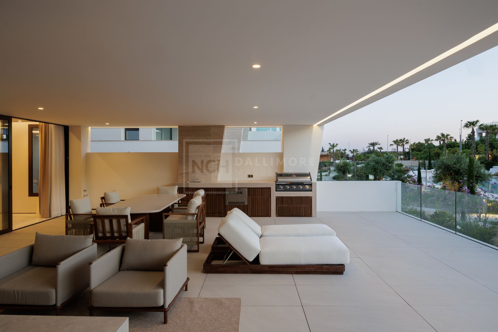 STUNNING 6-BEDROOM DUPLEX APARTMENT ON MARBELLA'S GOLDEN MILE