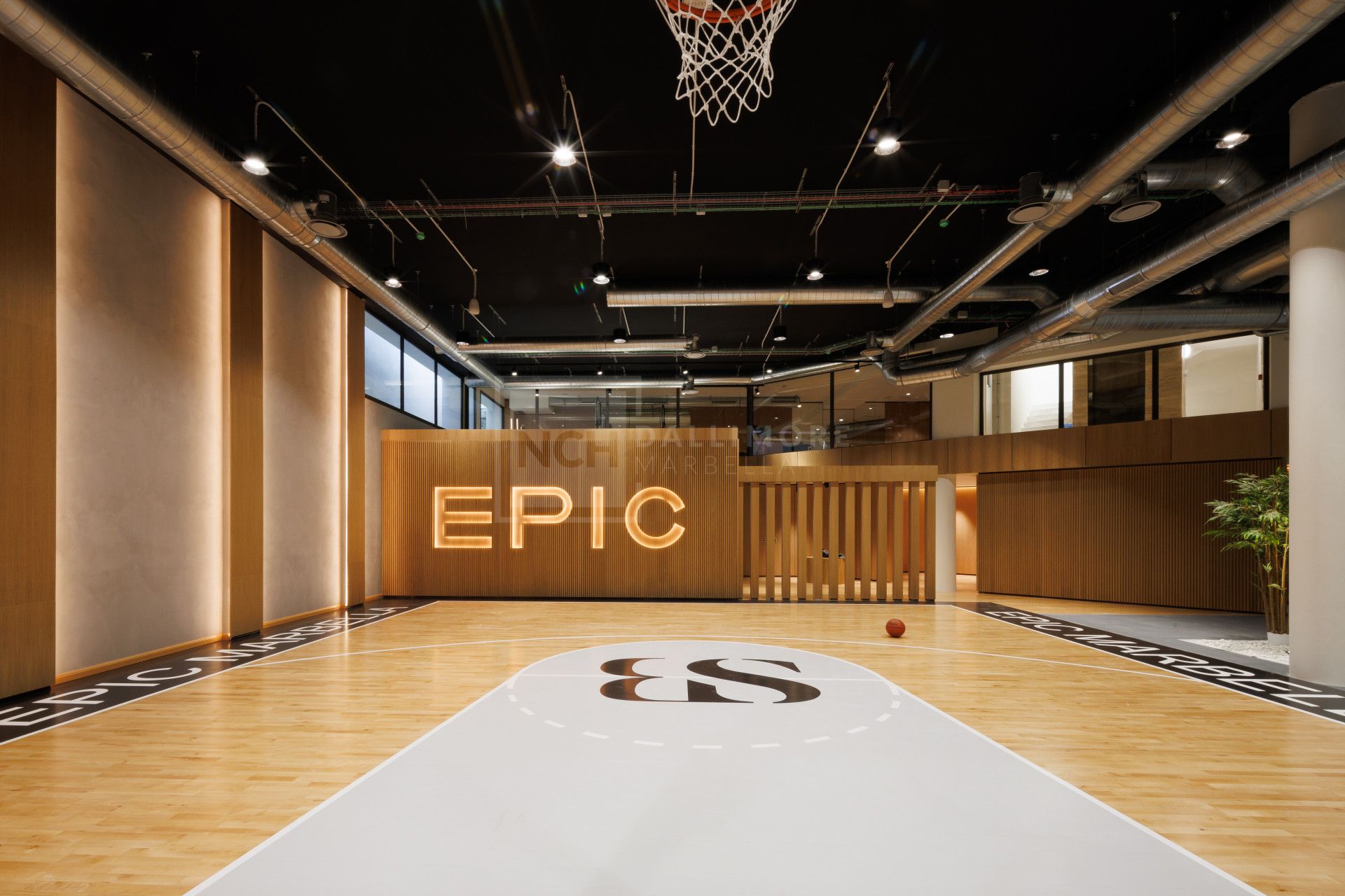 STUNNING 6-BEDROOM DUPLEX APARTMENT ON MARBELLA'S GOLDEN MILE