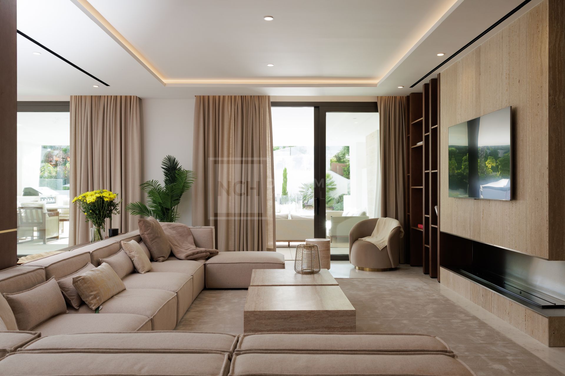 STUNNING 6-BEDROOM DUPLEX APARTMENT ON MARBELLA'S GOLDEN MILE