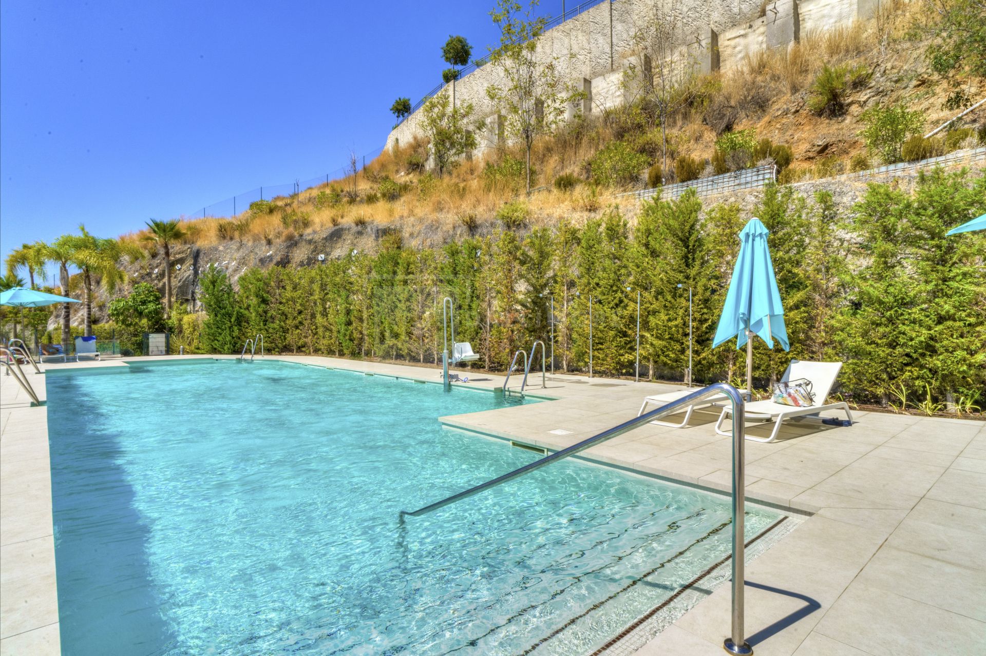 MODERN 2-BEDROOM APARTMENT IN PALO ALTO