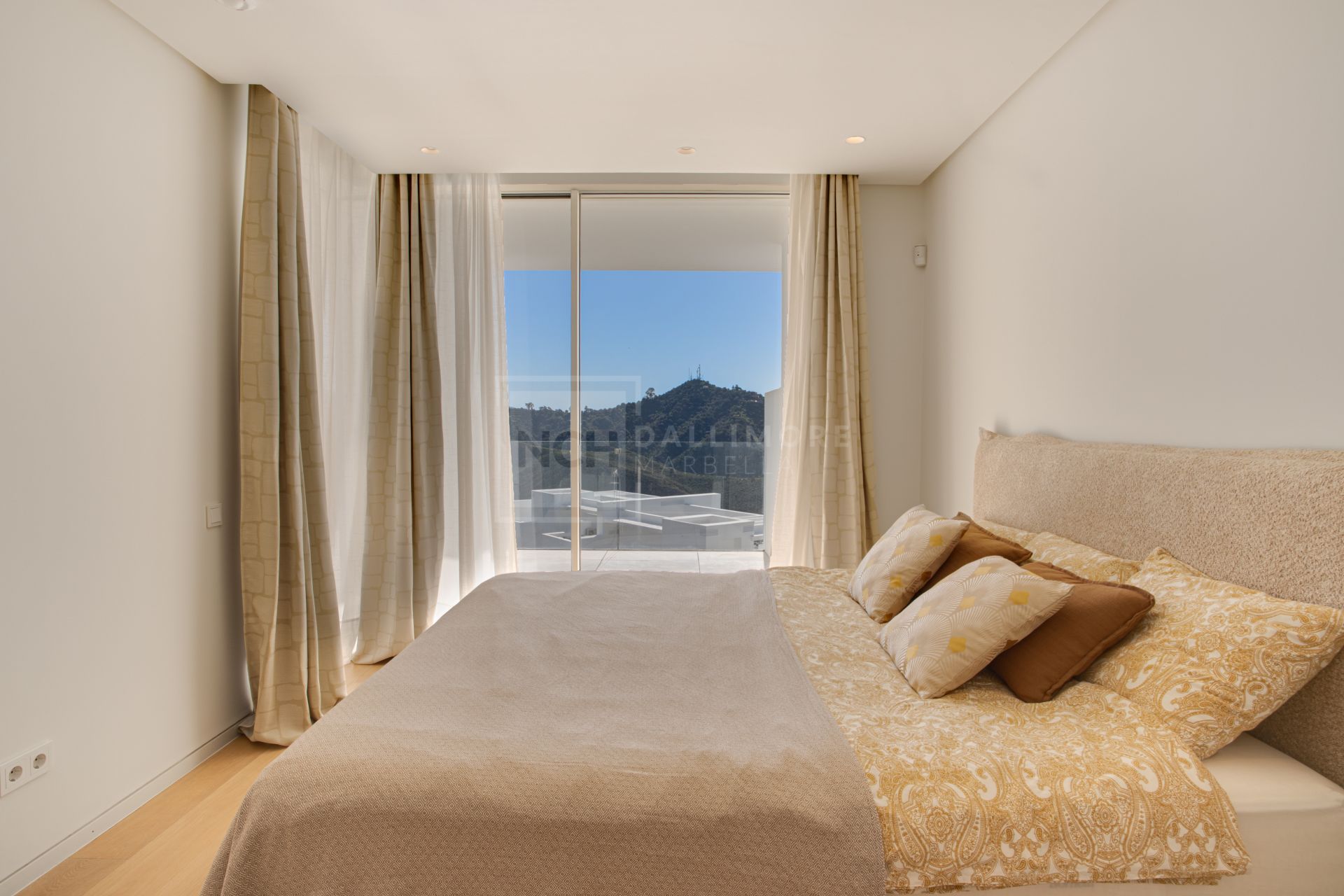 MODERN 2-BEDROOM APARTMENT IN PALO ALTO