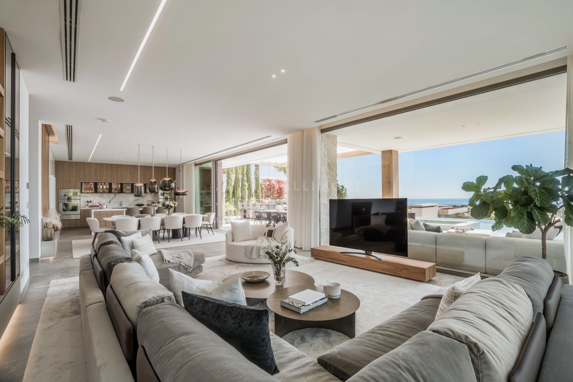 ULTRA-MODERN MANSION LOCATED IN THE HILLS ABOVE MARBELLA
