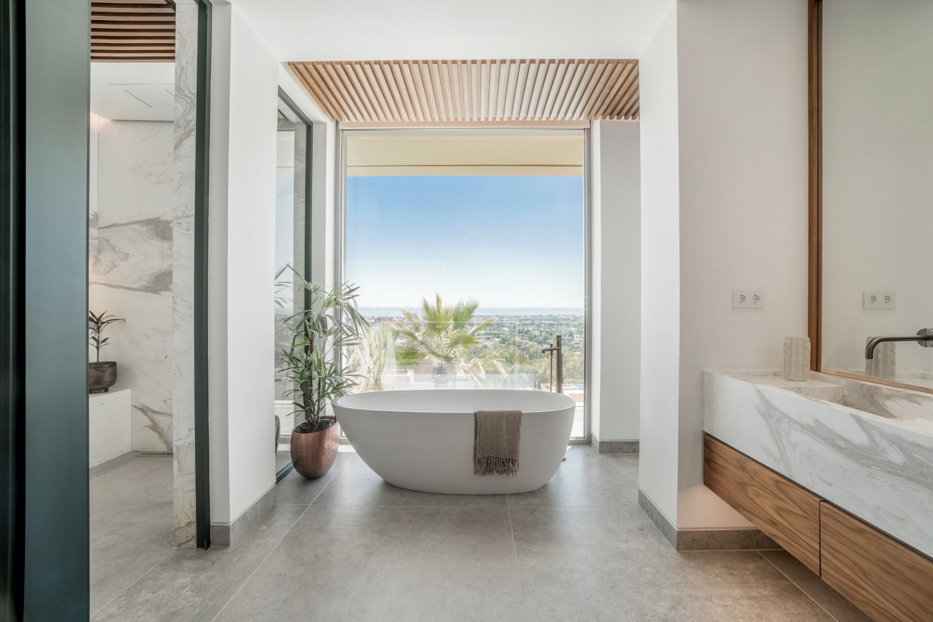 ULTRA-MODERN MANSION LOCATED IN THE HILLS ABOVE MARBELLA