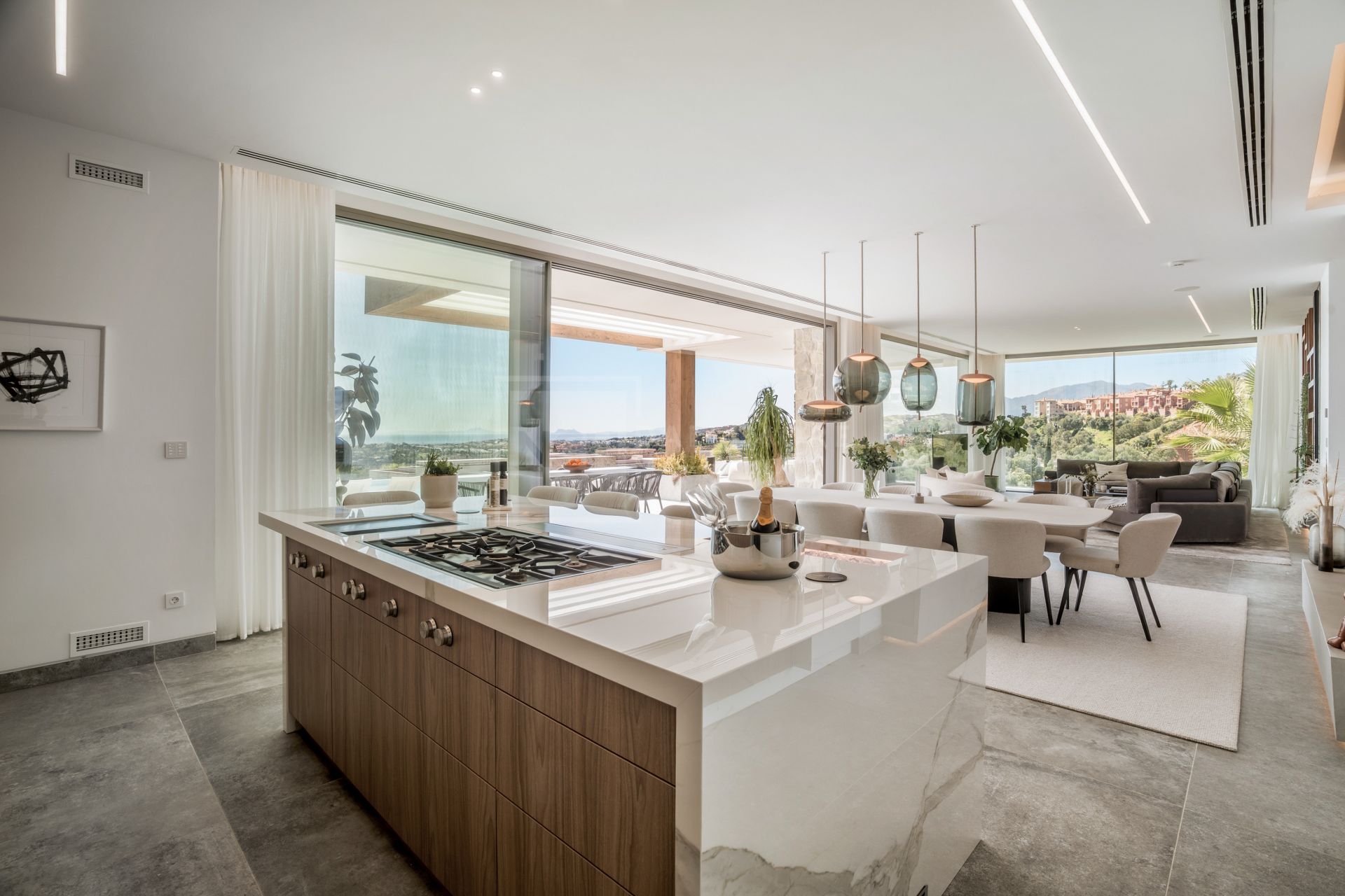 ULTRA-MODERN MANSION LOCATED IN THE HILLS ABOVE MARBELLA