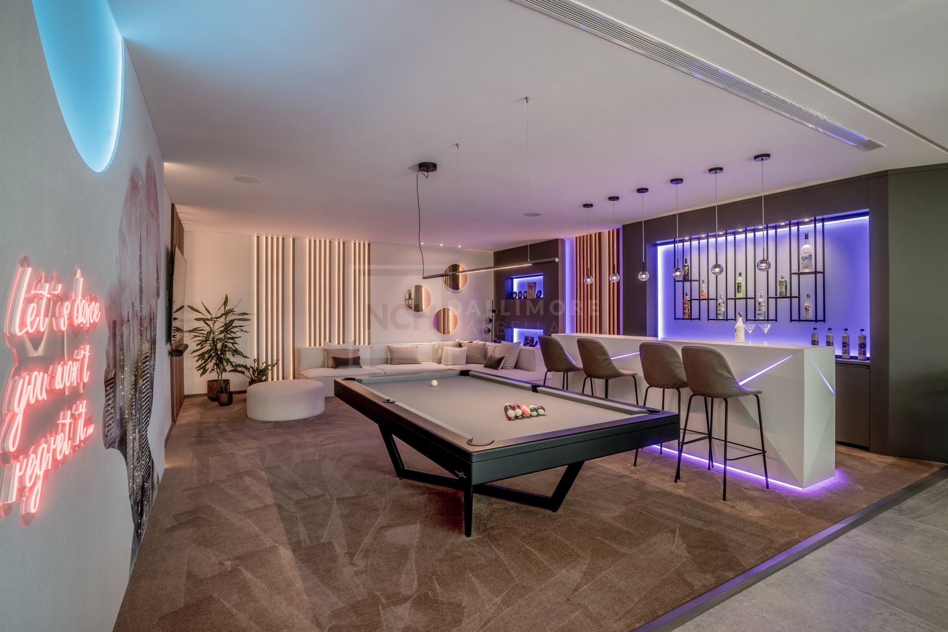 ULTRA-MODERN MANSION LOCATED IN THE HILLS ABOVE MARBELLA