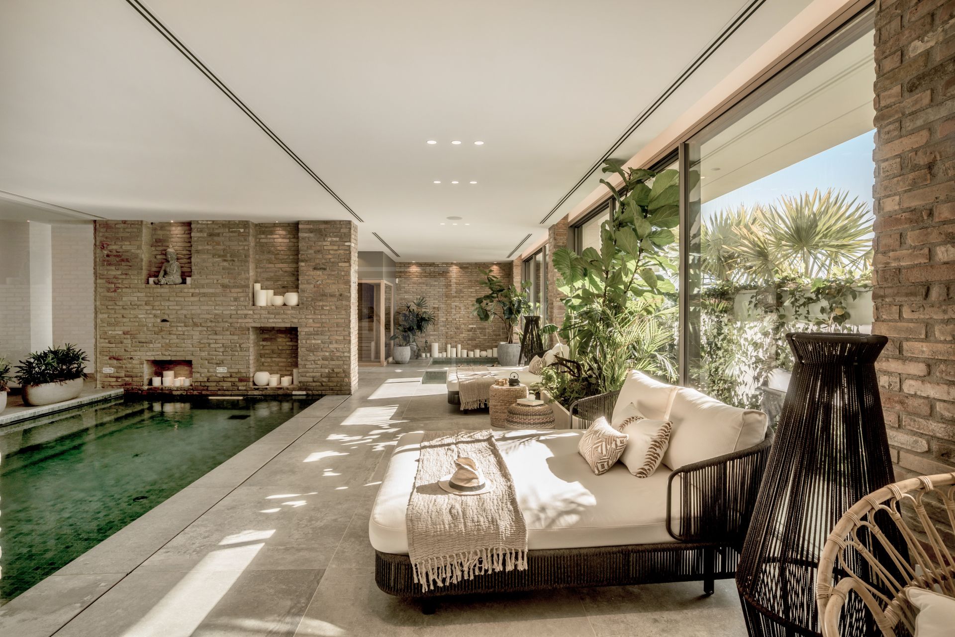 ULTRA-MODERN MANSION LOCATED IN THE HILLS ABOVE MARBELLA