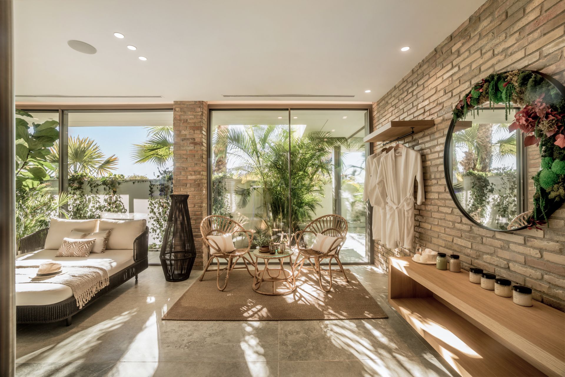 ULTRA-MODERN MANSION LOCATED IN THE HILLS ABOVE MARBELLA