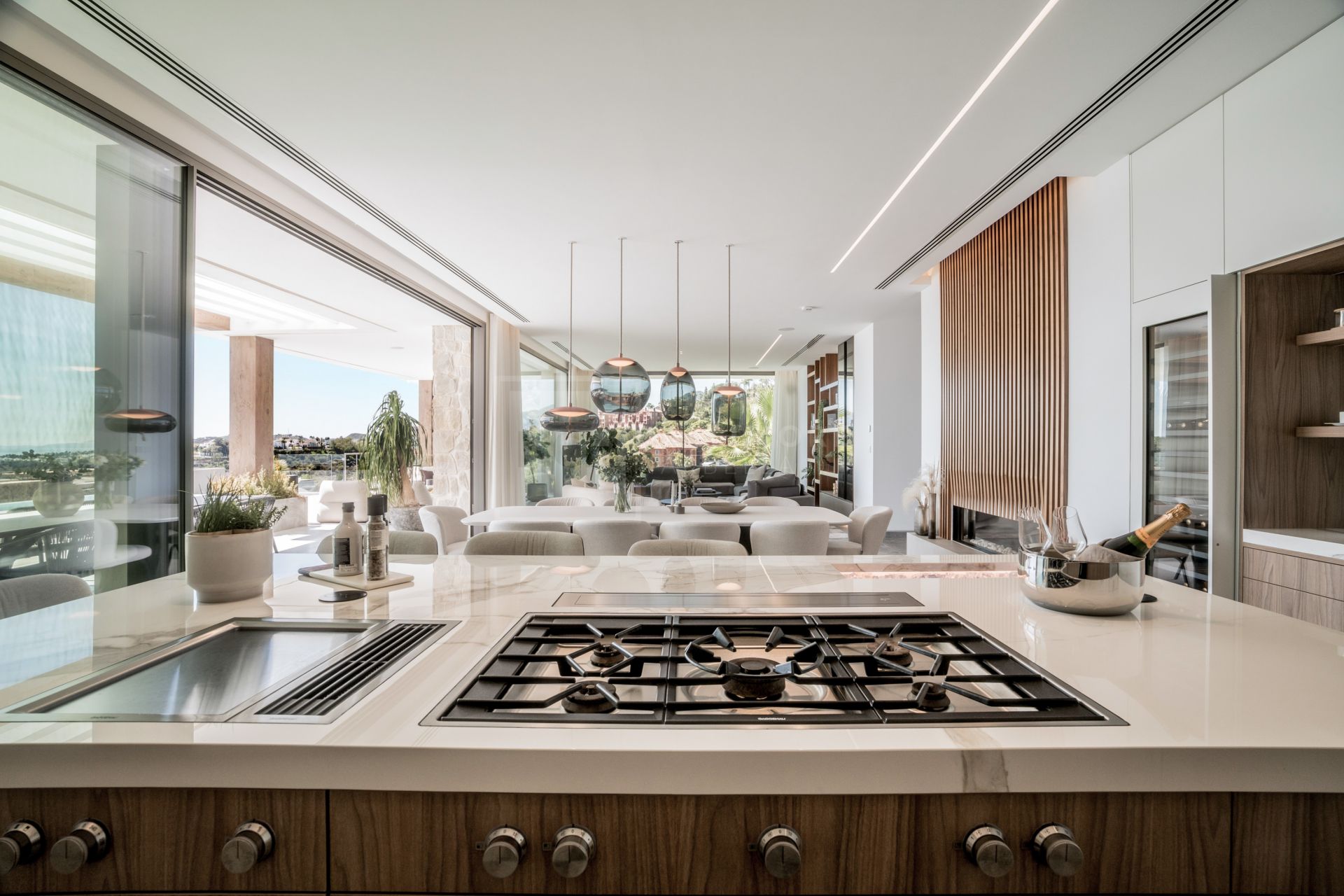ULTRA-MODERN MANSION LOCATED IN THE HILLS ABOVE MARBELLA