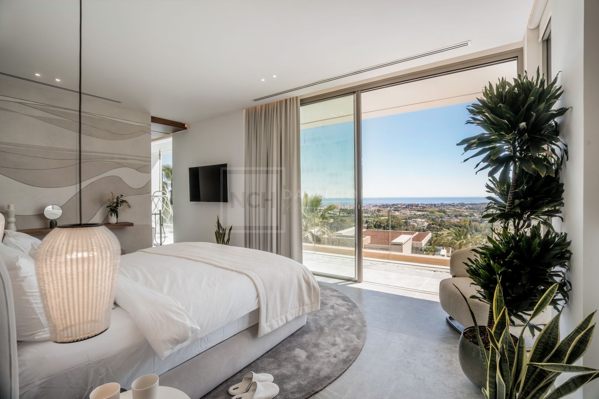 ULTRA-MODERN MANSION LOCATED IN THE HILLS ABOVE MARBELLA