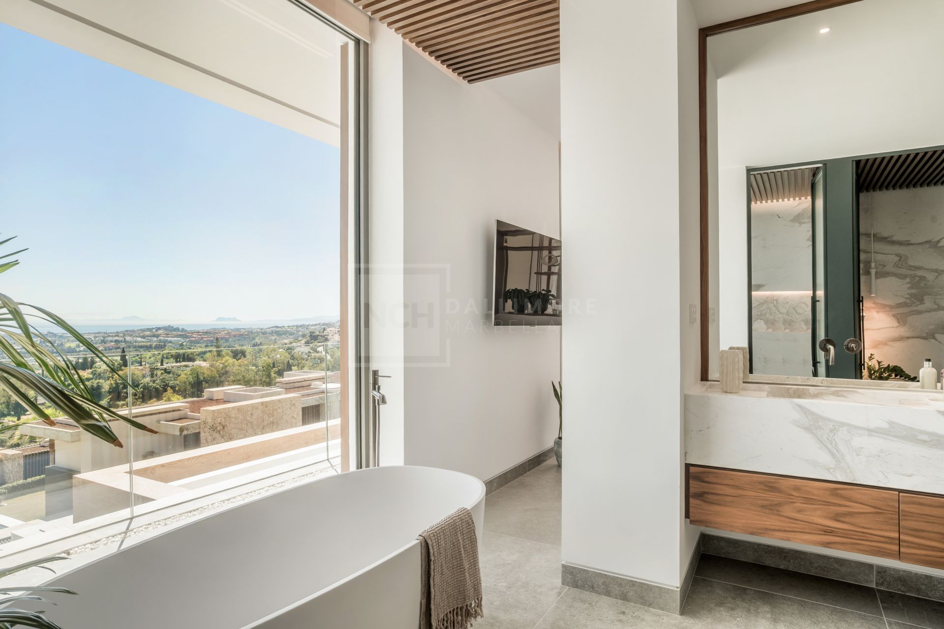 ULTRA-MODERN MANSION LOCATED IN THE HILLS ABOVE MARBELLA