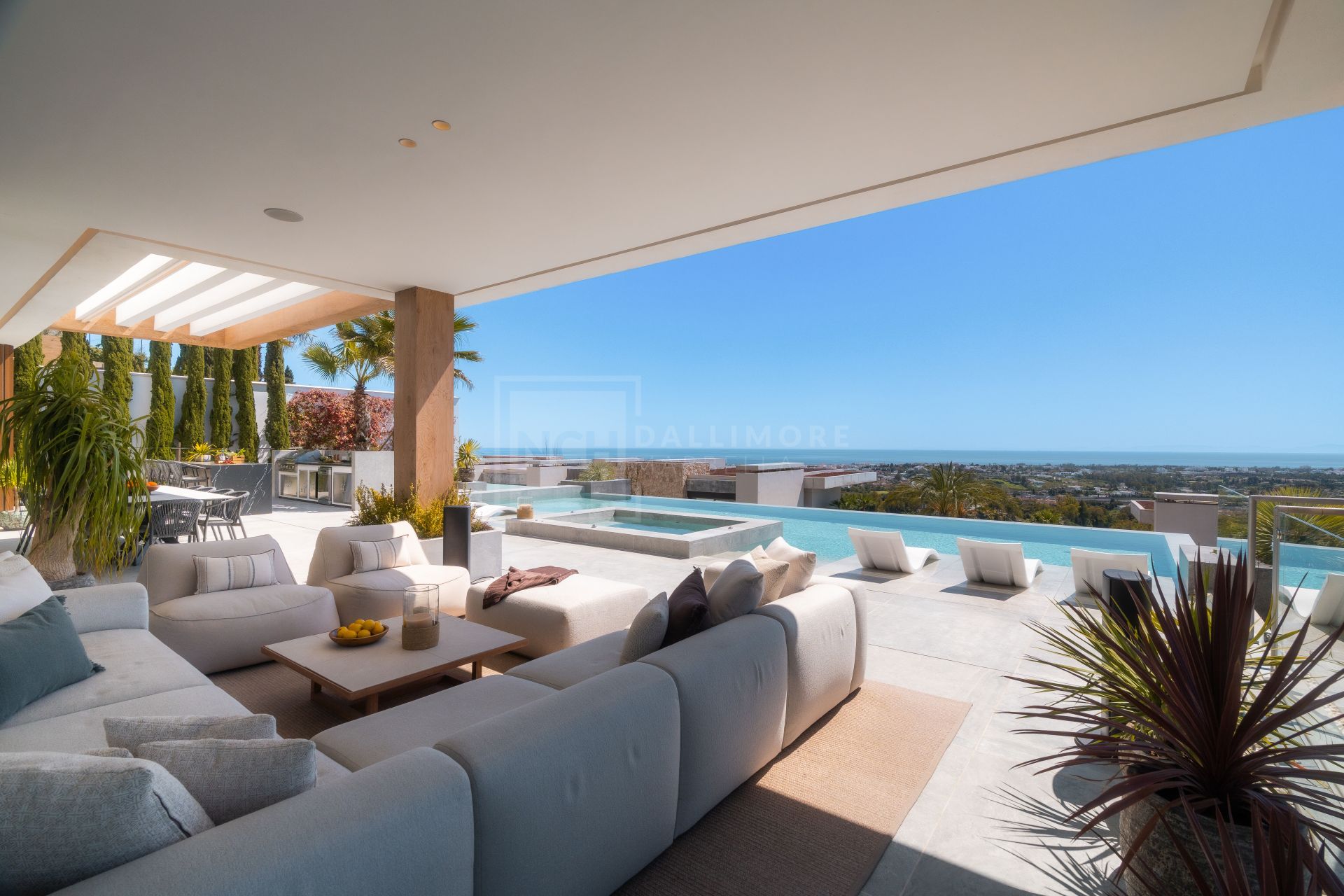 ULTRA-MODERN MANSION LOCATED IN THE HILLS ABOVE MARBELLA