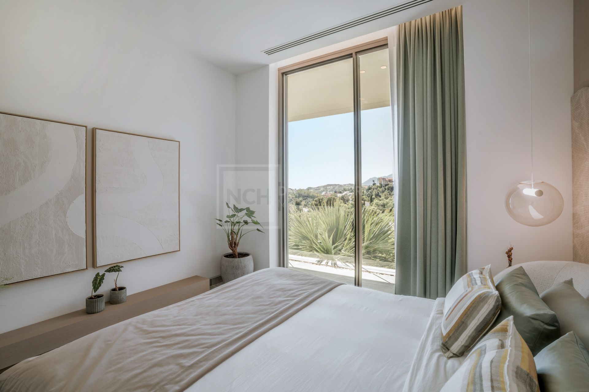 ULTRA-MODERN MANSION LOCATED IN THE HILLS ABOVE MARBELLA