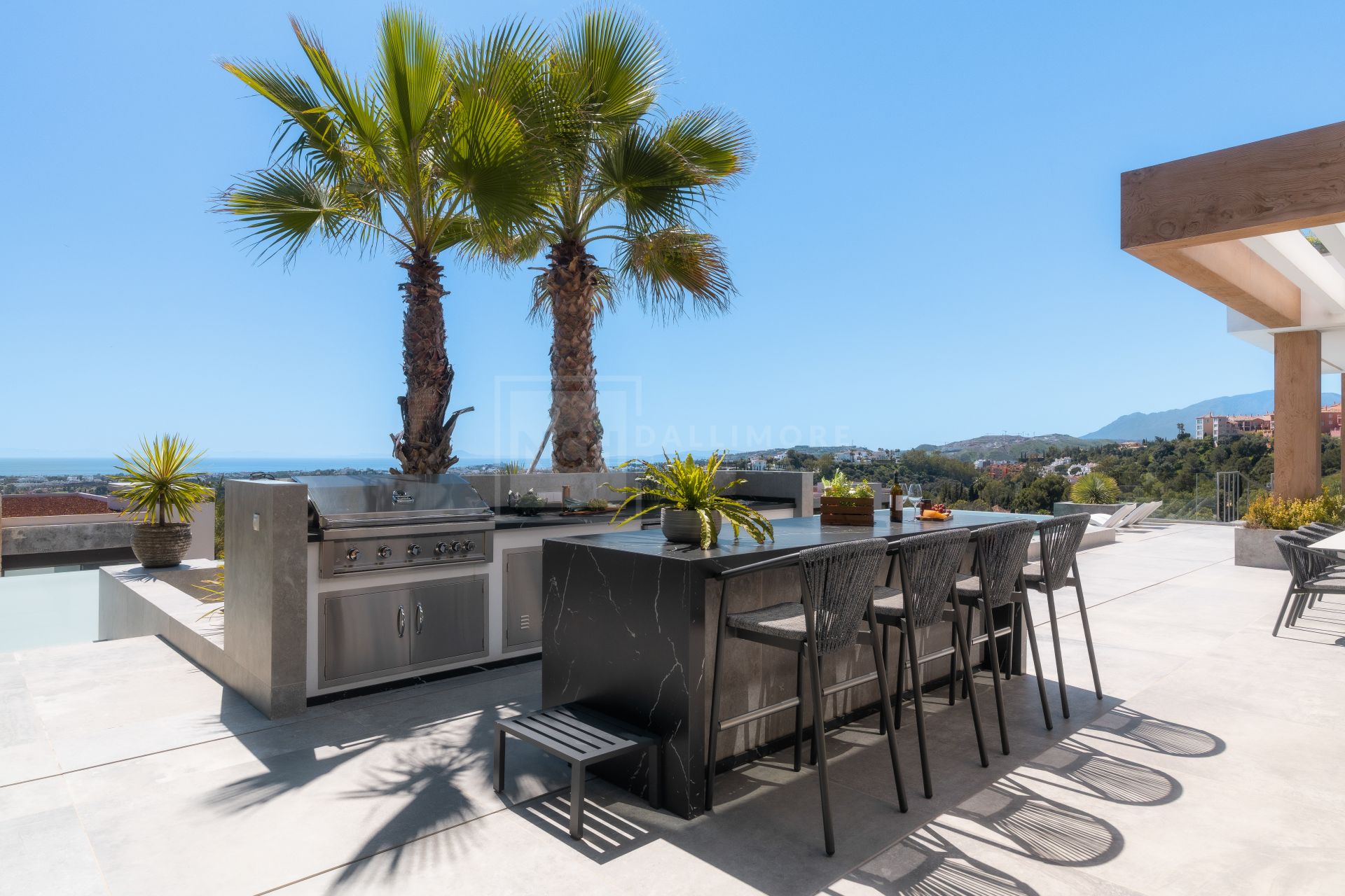 ULTRA-MODERN MANSION LOCATED IN THE HILLS ABOVE MARBELLA