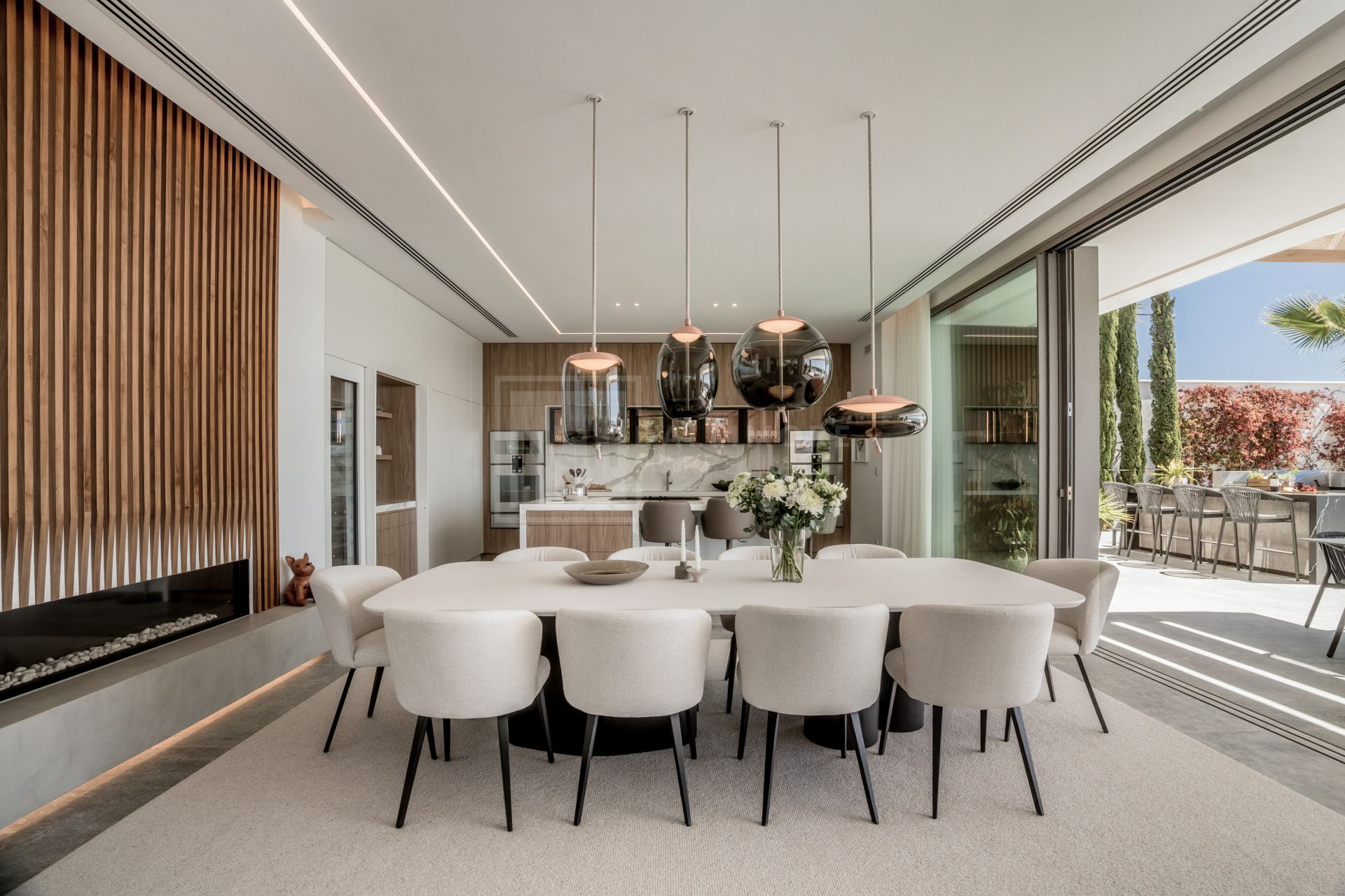 ULTRA-MODERN MANSION LOCATED IN THE HILLS ABOVE MARBELLA