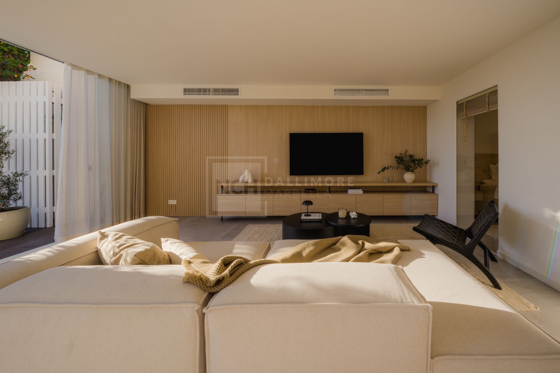 APARTAMENTO EN PLANTA BAJA TOTALMENTE REFORMADO EN NUEVA ANDALUCÍA