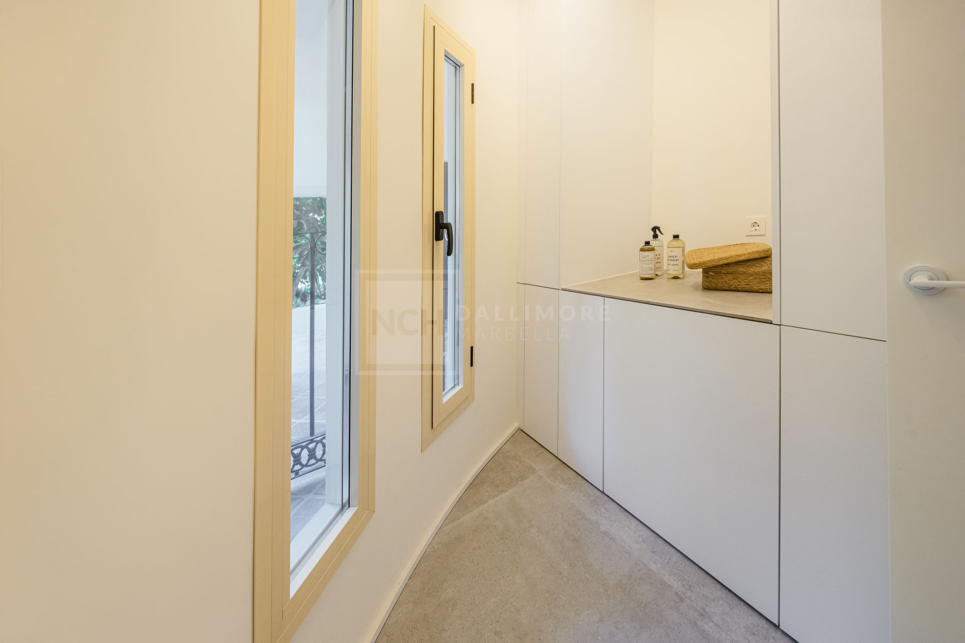 APARTAMENTO EN PLANTA BAJA TOTALMENTE REFORMADO EN NUEVA ANDALUCÍA