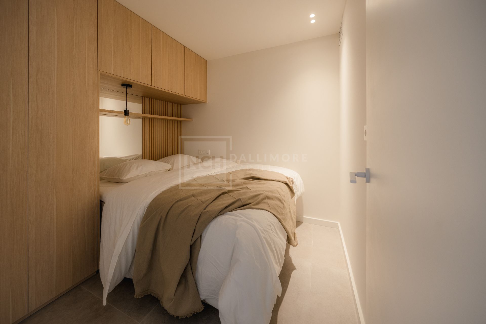 APARTAMENTO EN PLANTA BAJA TOTALMENTE REFORMADO EN NUEVA ANDALUCÍA