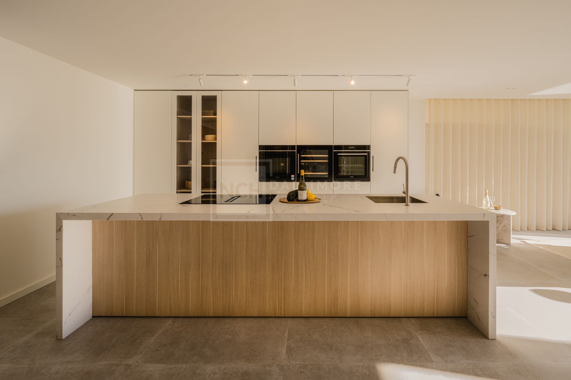 APARTAMENTO EN PLANTA BAJA TOTALMENTE REFORMADO EN NUEVA ANDALUCÍA