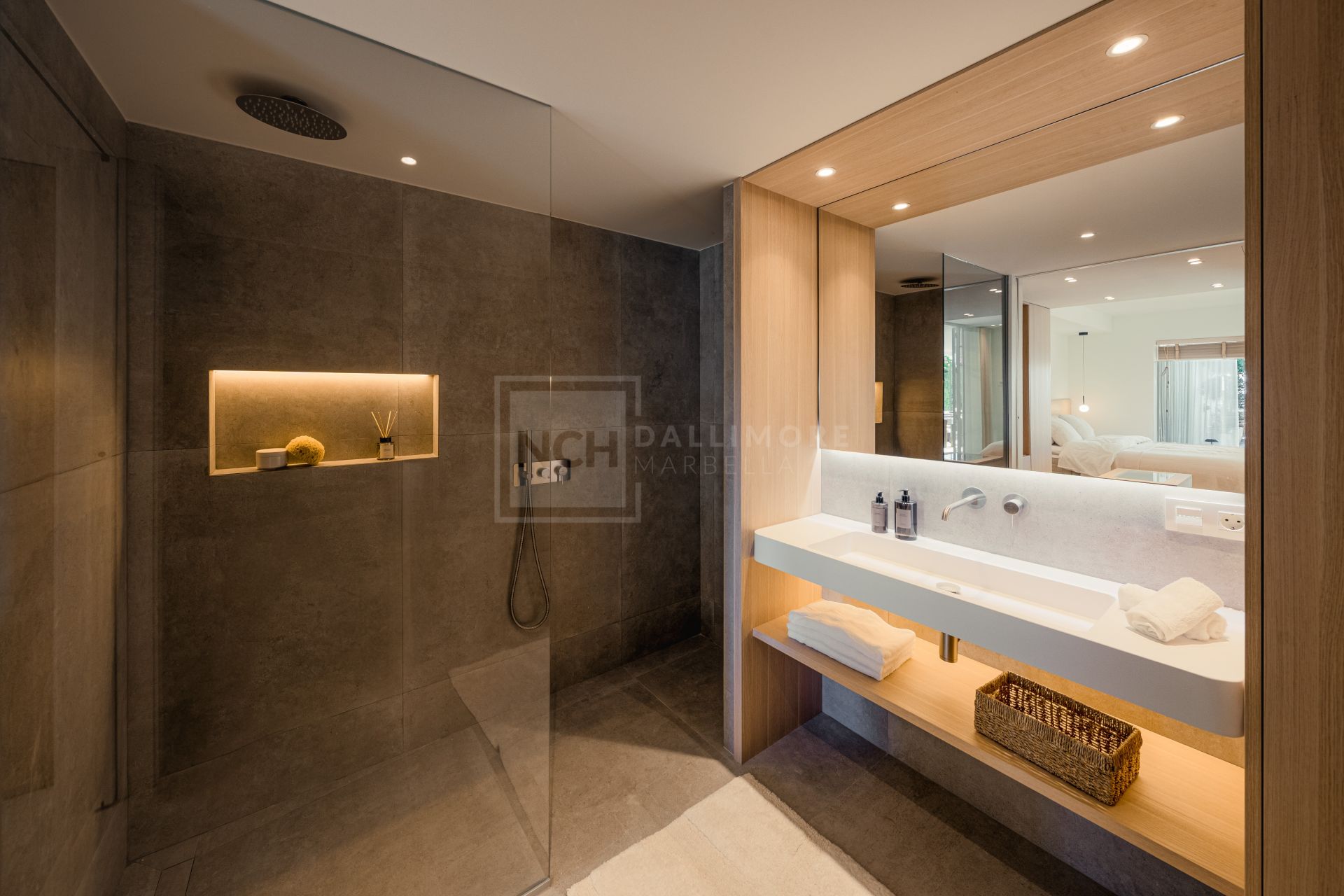 APARTAMENTO EN PLANTA BAJA TOTALMENTE REFORMADO EN NUEVA ANDALUCÍA
