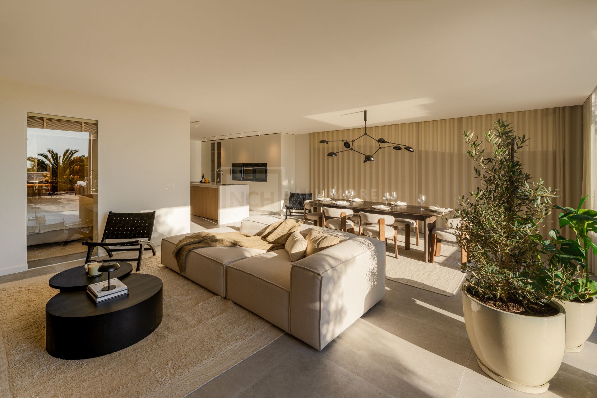 APARTAMENTO EN PLANTA BAJA TOTALMENTE REFORMADO EN NUEVA ANDALUCÍA