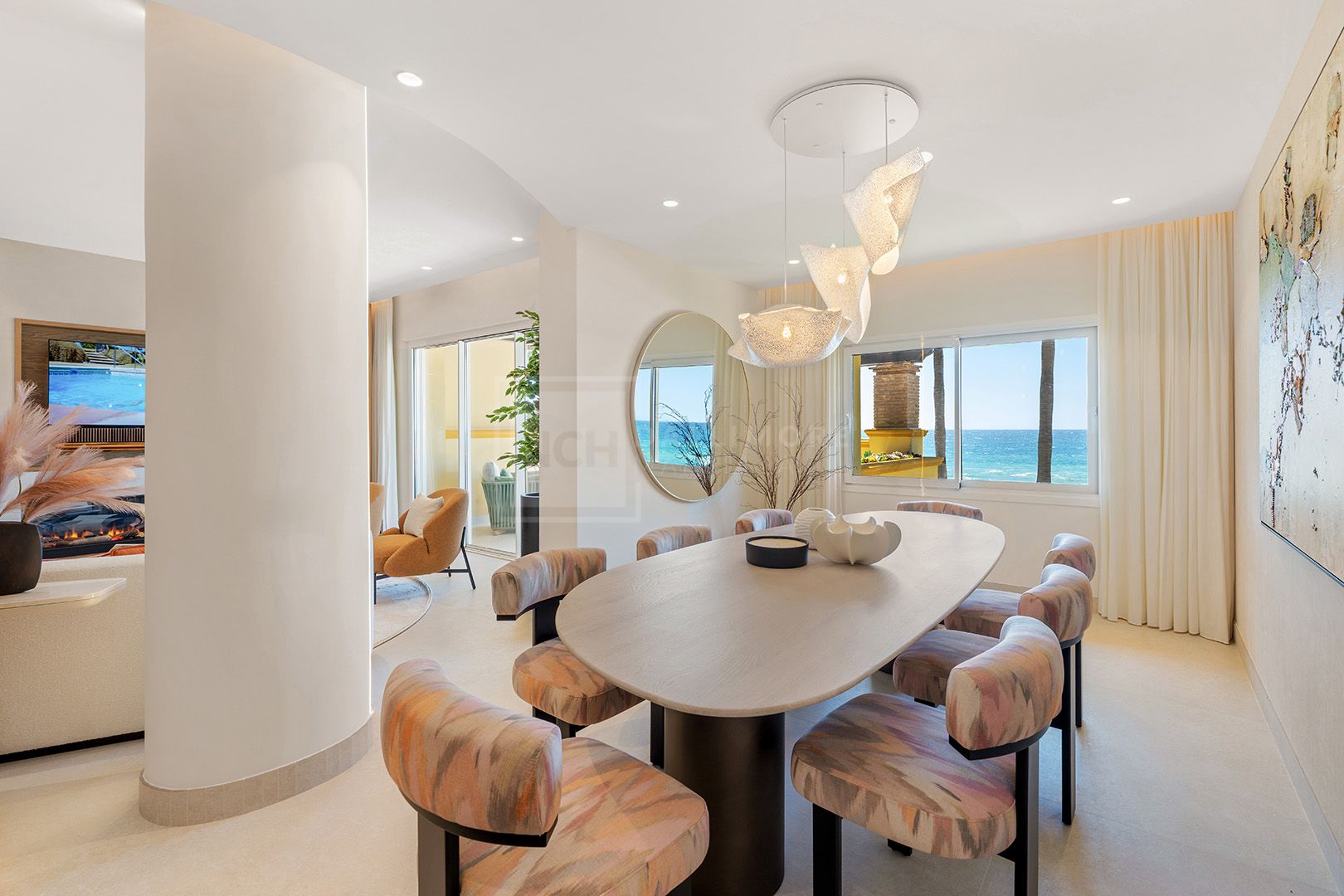 FRONT LINE BEACH LUXURY APARTMENT IN RIO REAL, MARBELLA EAST