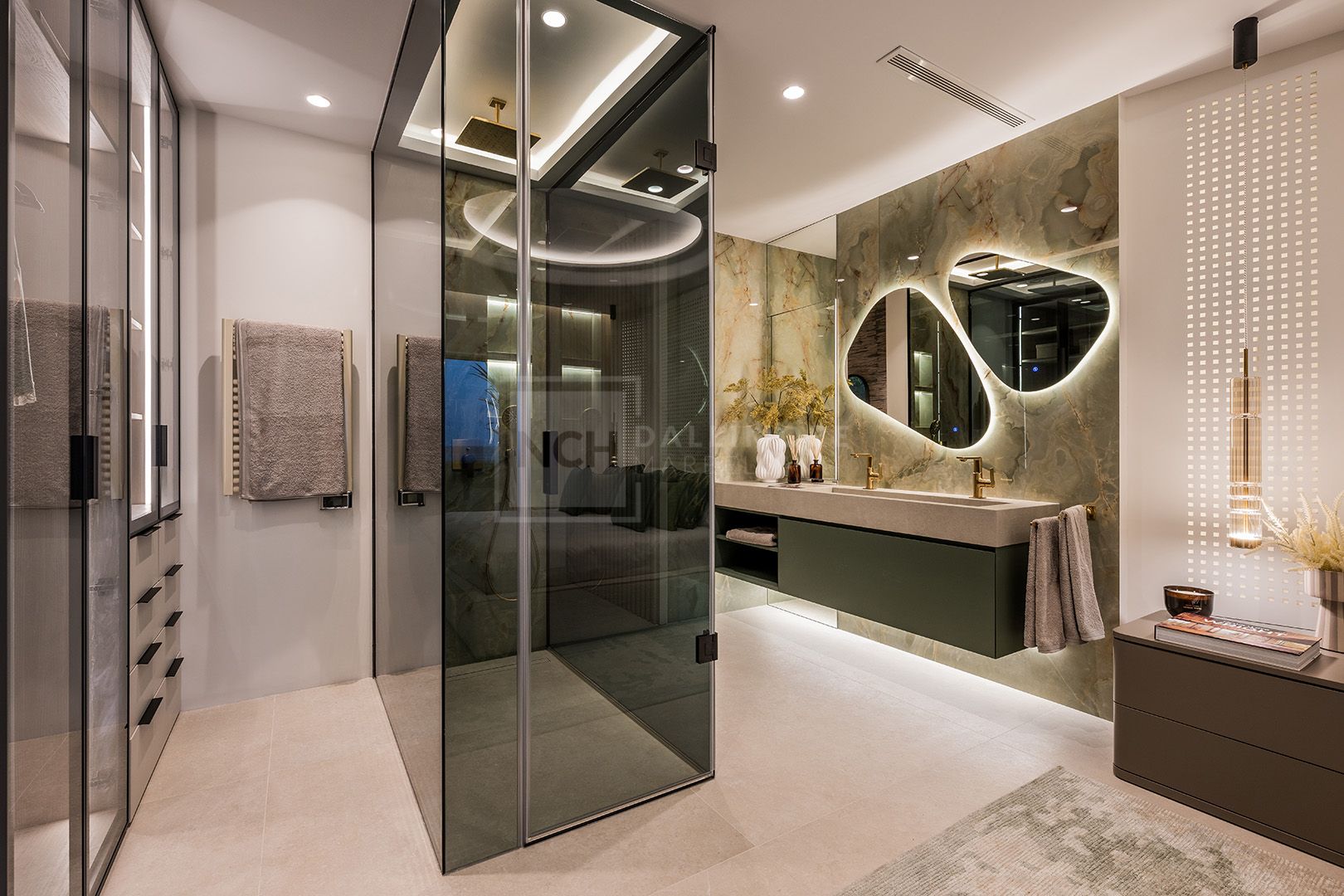 FRONT LINE BEACH LUXURY APARTMENT IN RIO REAL, MARBELLA EAST