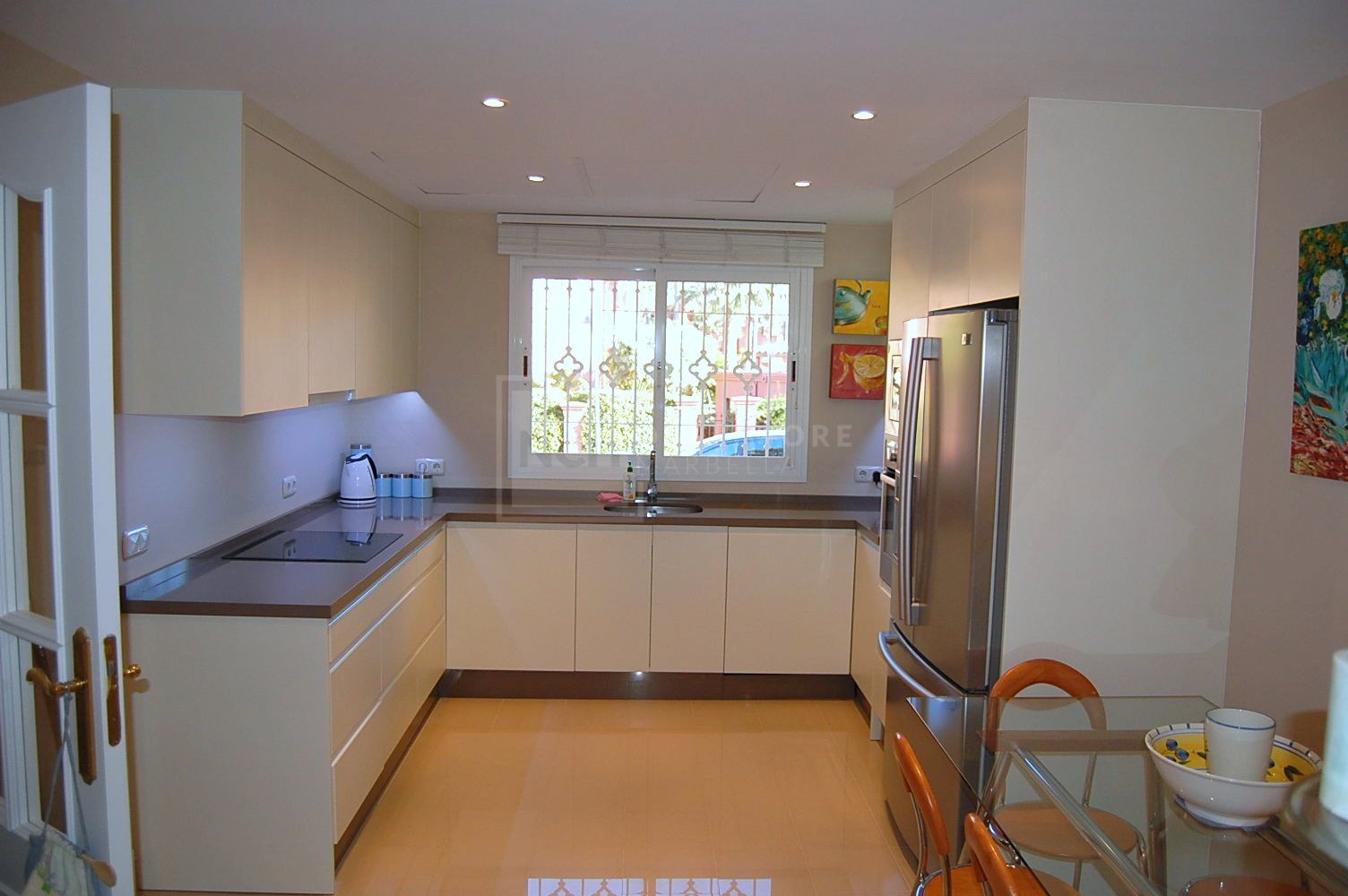 CHARMING SUMMER TOWNHOUSE WITH GARDEN AND POOL VIEWS IN LA ALZAMBRA