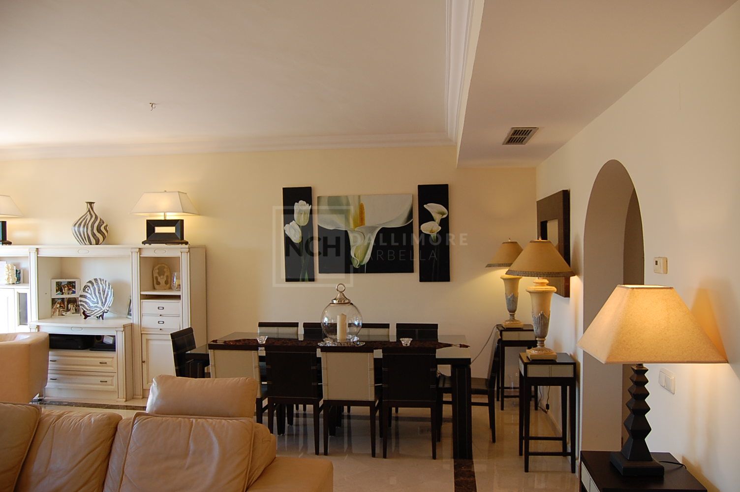 CHARMING SUMMER TOWNHOUSE WITH GARDEN AND POOL VIEWS IN LA ALZAMBRA