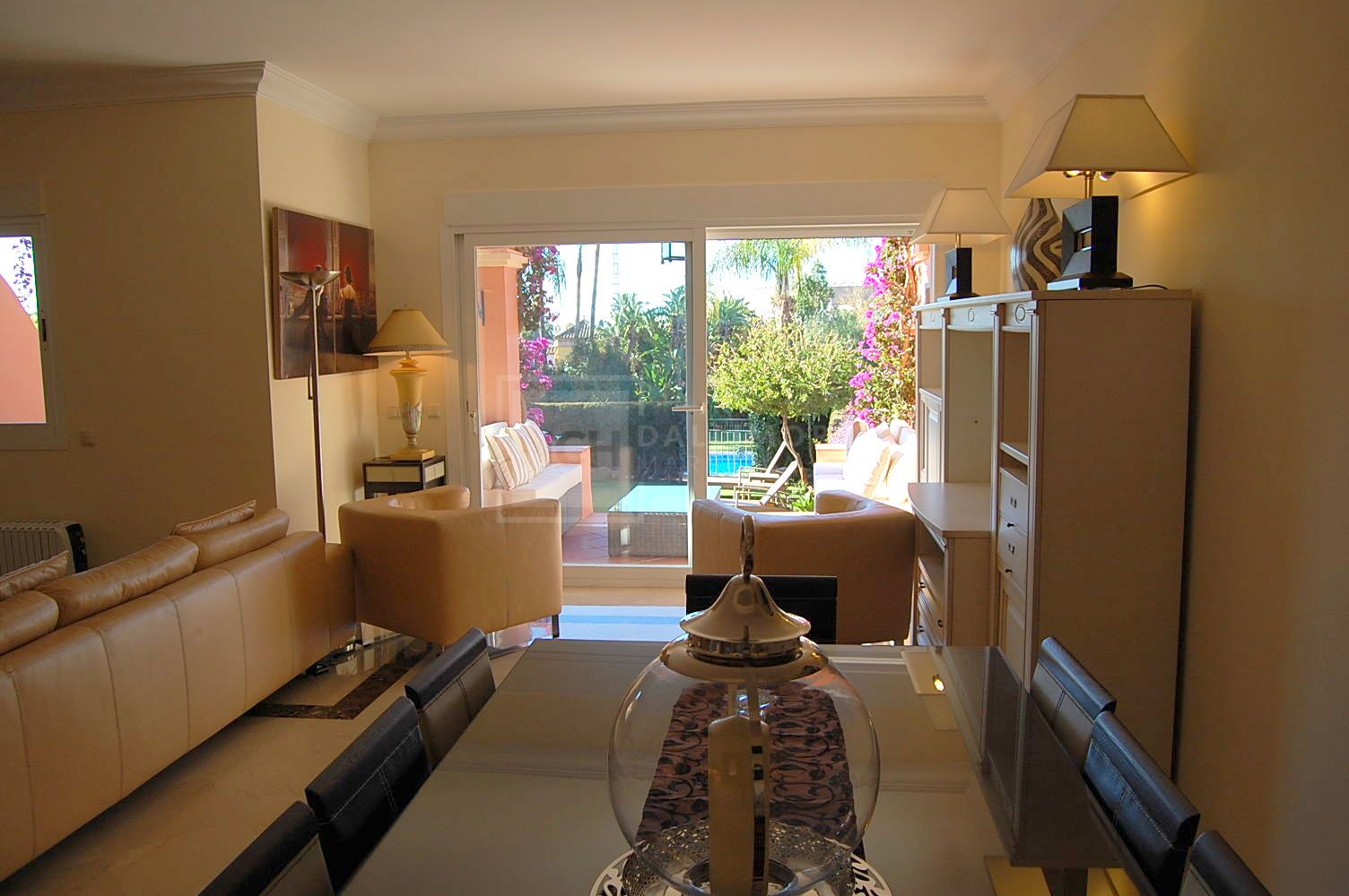 CHARMING SUMMER TOWNHOUSE WITH GARDEN AND POOL VIEWS IN LA ALZAMBRA