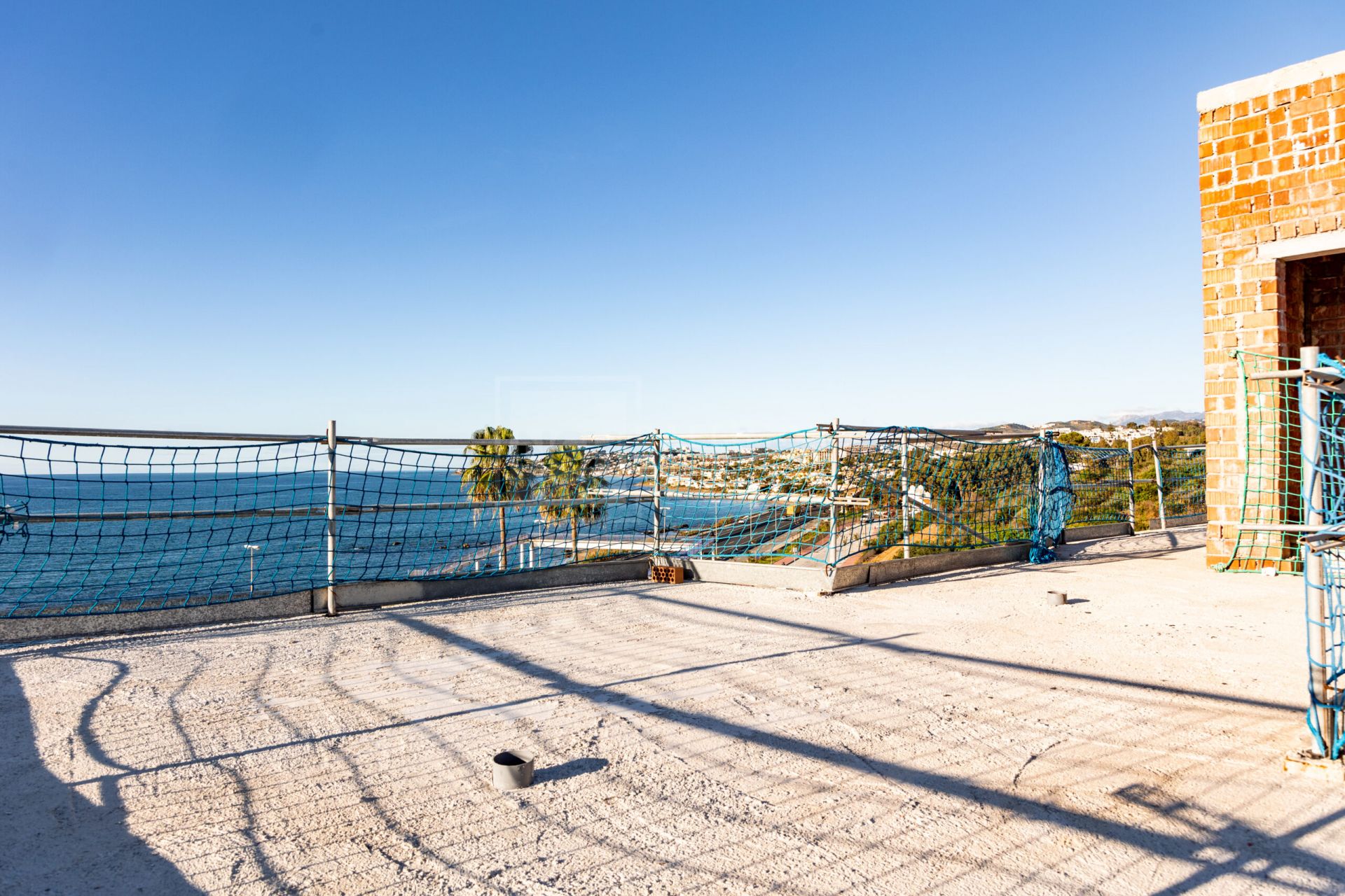 VILLA CON VISTAS FRONTALES AL MAR