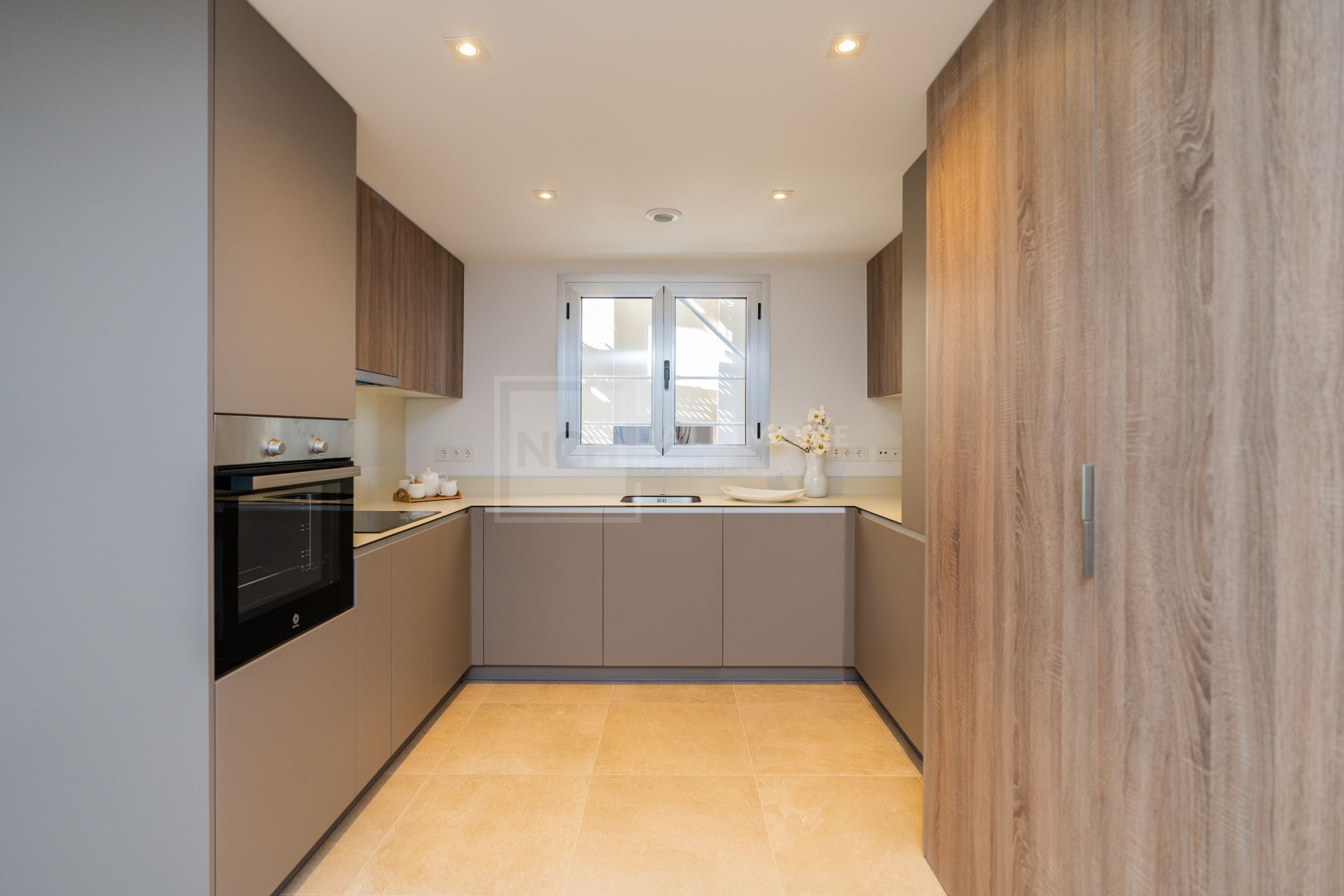 APARTAMENTO DE 3 DORMITORIOS EN ESTEPONA GOLF