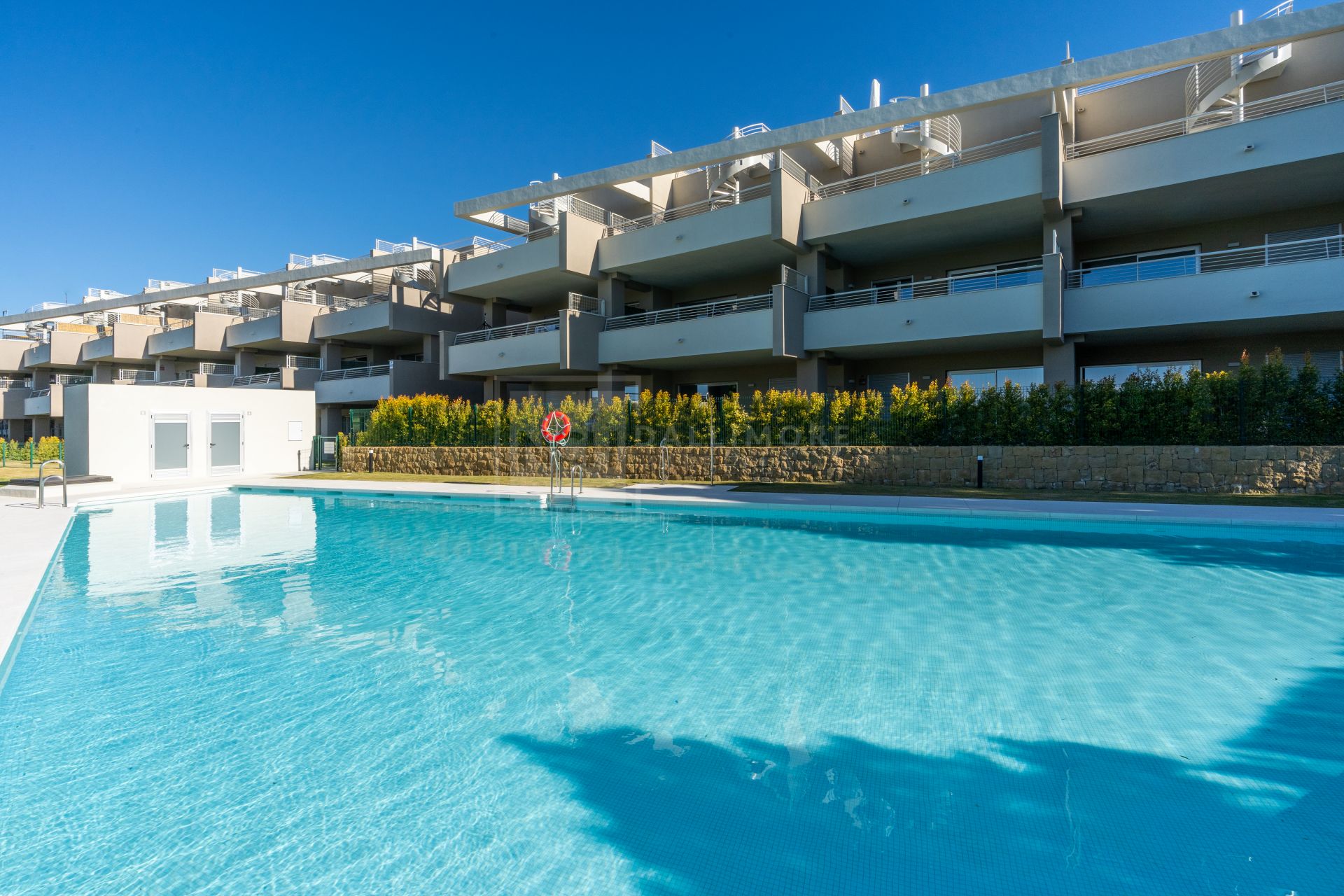 APARTAMENTO DE 3 DORMITORIOS EN ESTEPONA GOLF