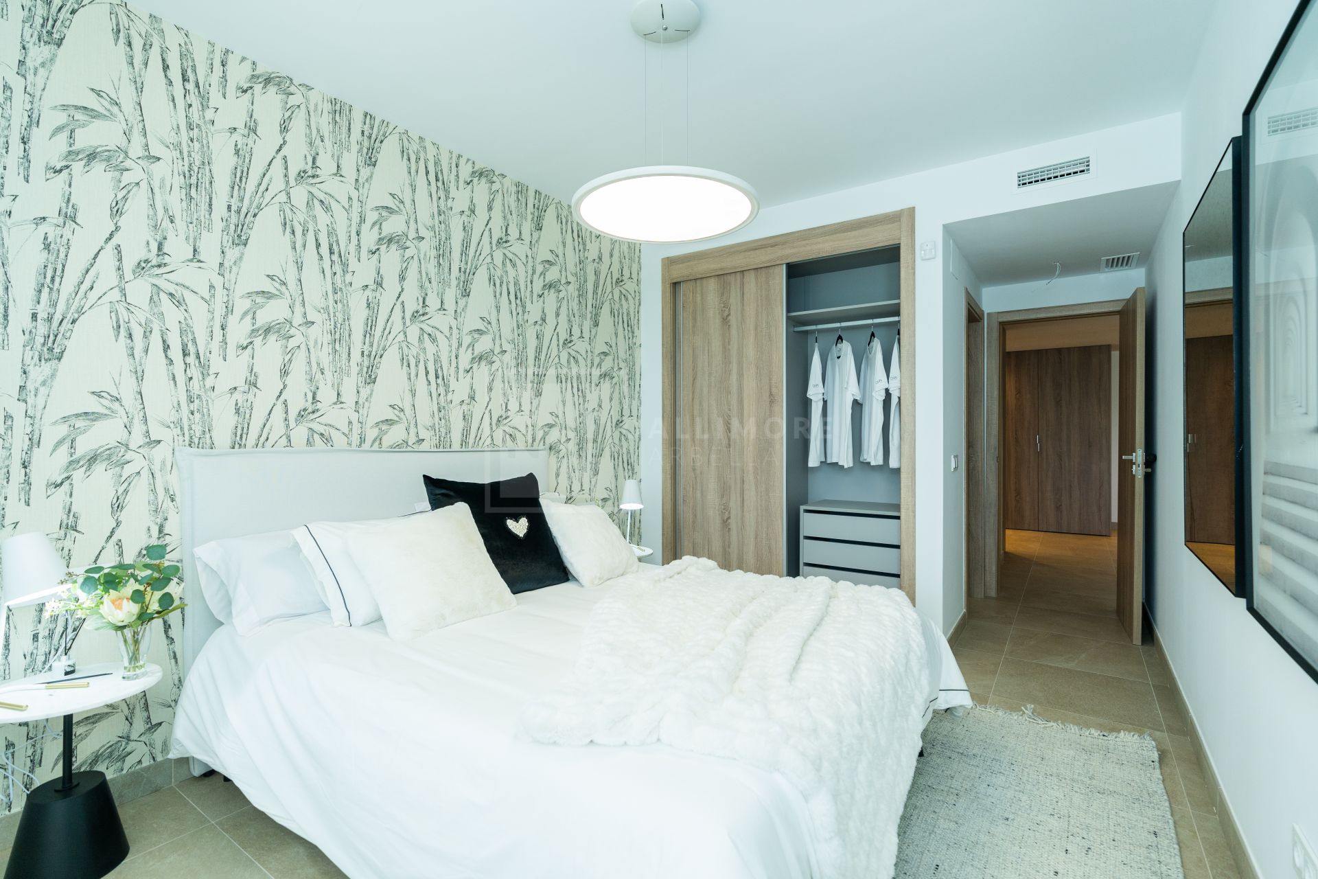 APARTAMENTO DE 3 DORMITORIOS EN ESTEPONA GOLF