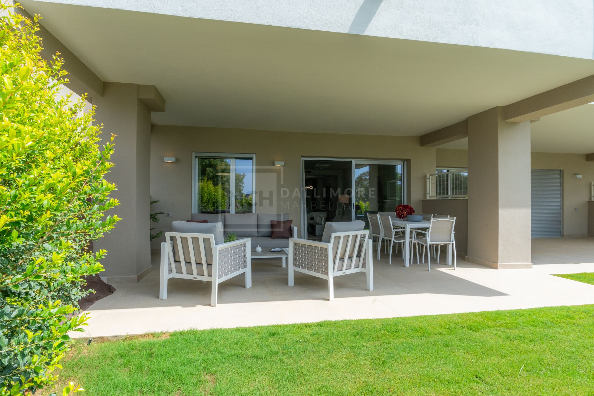 APARTAMENTO DE 3 DORMITORIOS EN ESTEPONA GOLF