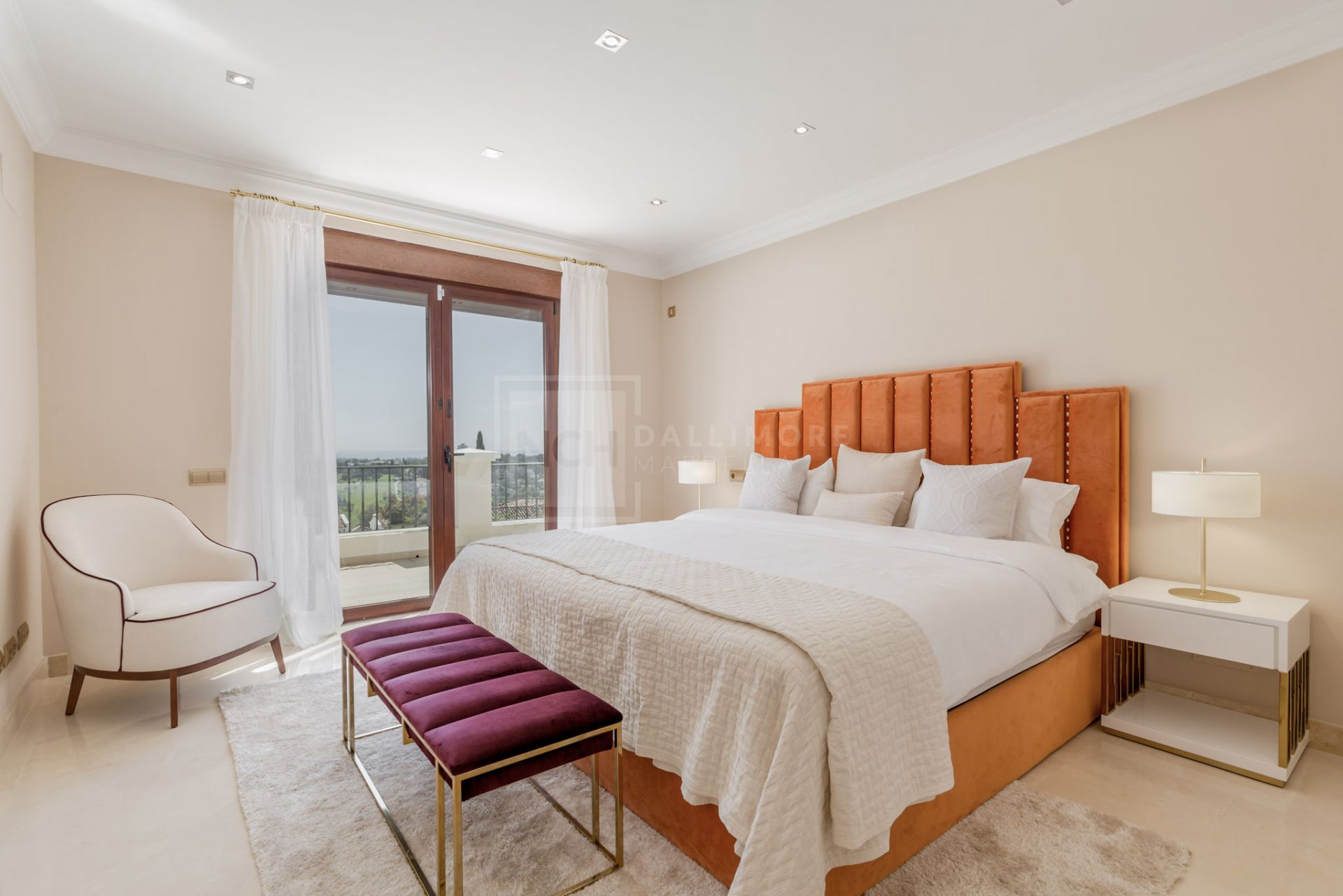 VILLA DE ESTILO ANDALUZ CON VISTAS AL MAR EN PARAÍSO ALTO