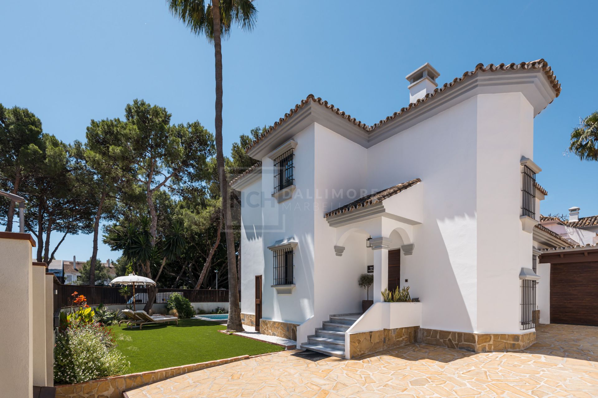 VILLA EN VENTA CERCA DE PUERTO BANÚS