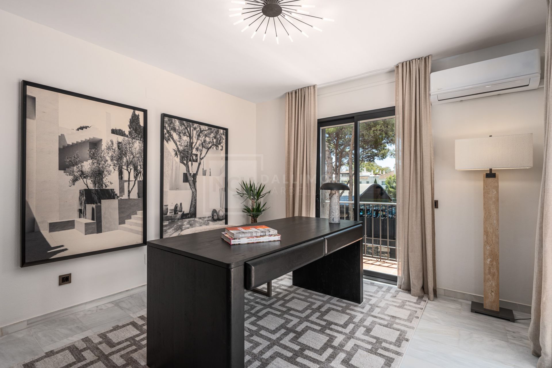 VILLA EN VENTA CERCA DE PUERTO BANÚS