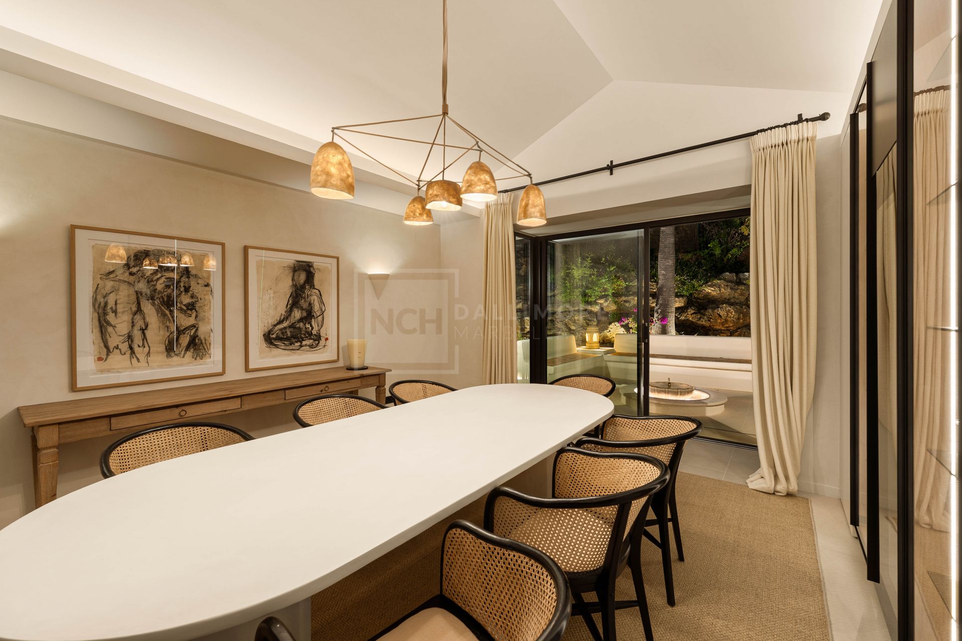 EXCLUSIVE SINGLE-LEVEL 4-BEDROOM VILLA WITH STYLISH DESIGN AND PANORAMIC VIEWS