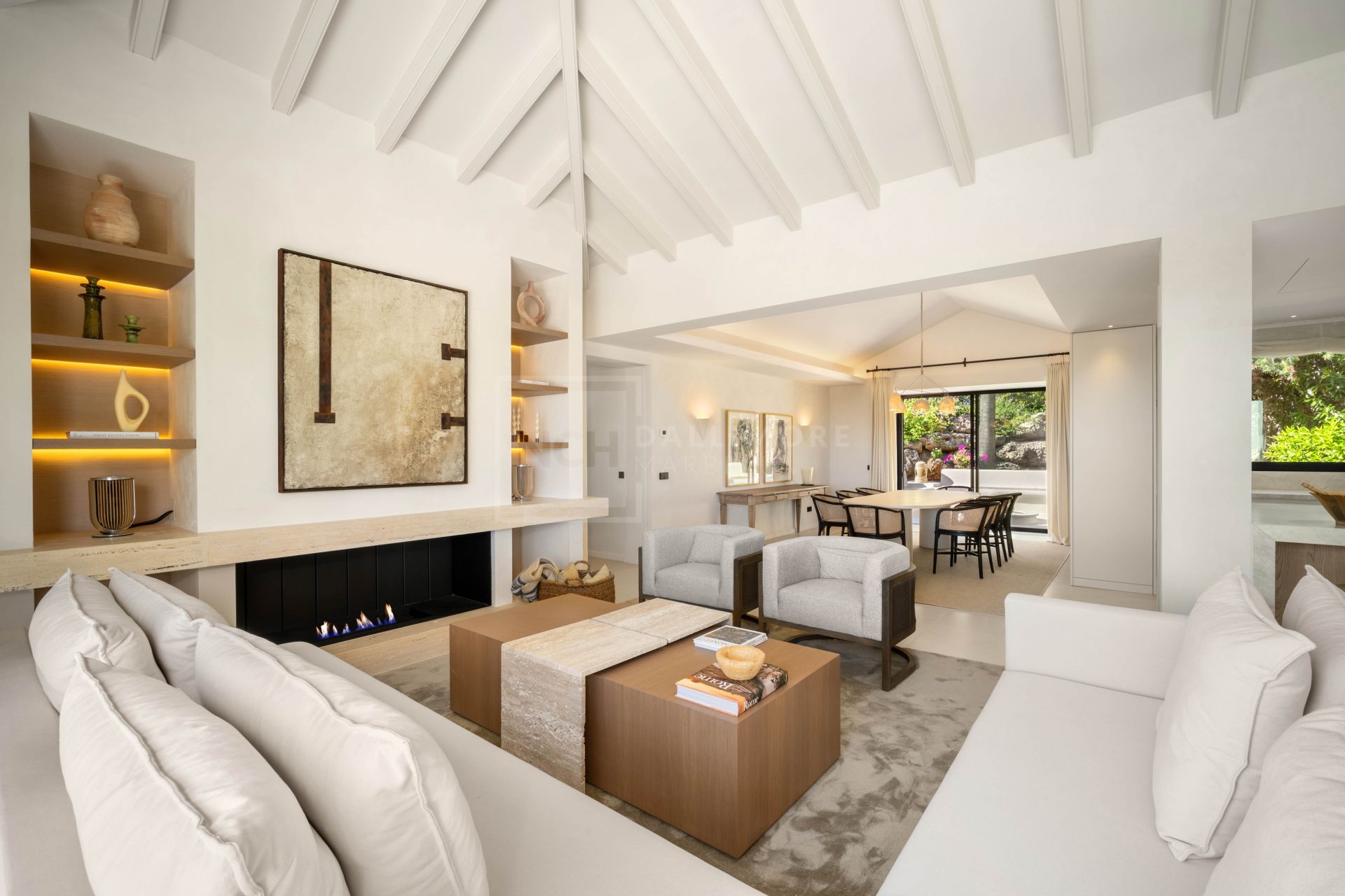 EXCLUSIVE SINGLE-LEVEL 4-BEDROOM VILLA WITH STYLISH DESIGN AND PANORAMIC VIEWS