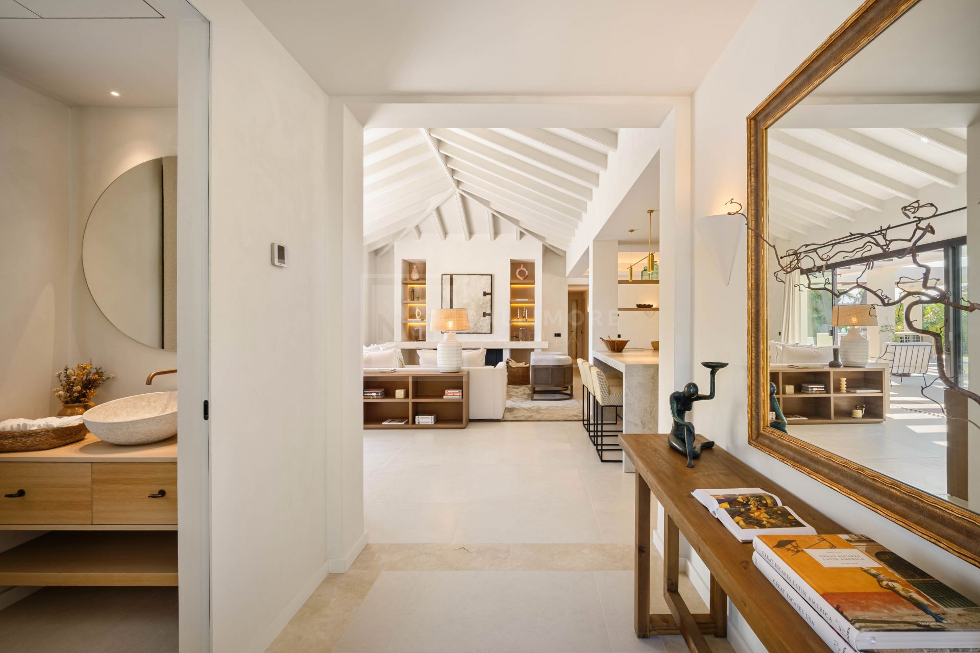 EXCLUSIVE SINGLE-LEVEL 4-BEDROOM VILLA WITH STYLISH DESIGN AND PANORAMIC VIEWS
