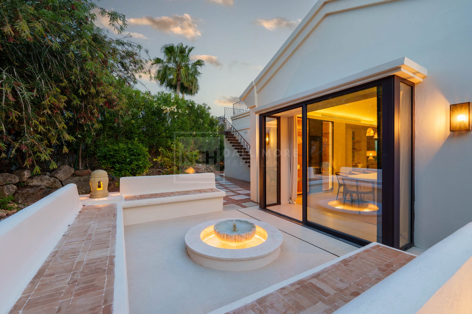 EXCLUSIVE SINGLE-LEVEL 4-BEDROOM VILLA WITH STYLISH DESIGN AND PANORAMIC VIEWS