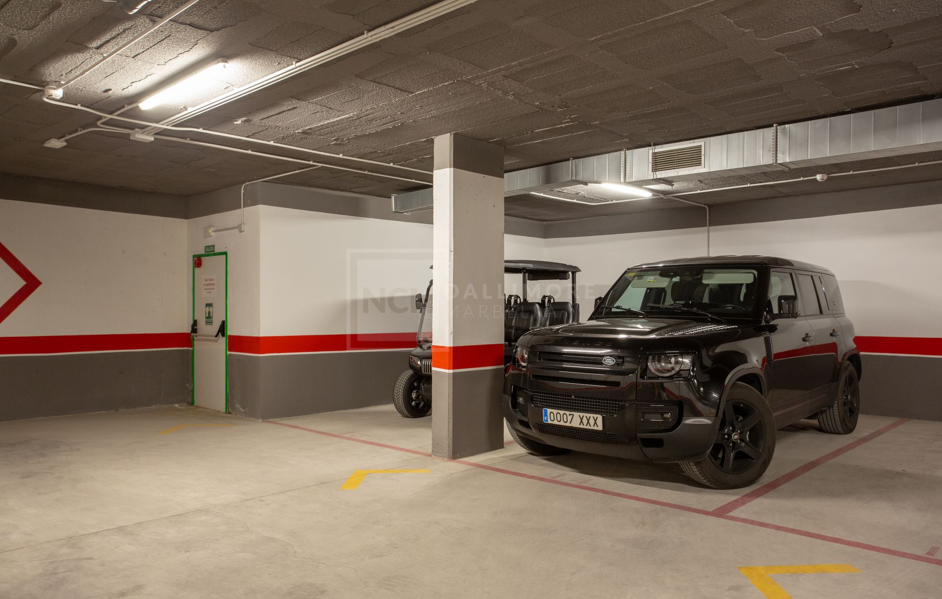 STYLISH 3-BEDROOM APARTMENT WITH PANORAMIC SEA VIEWS IN MARBELLA CLUB HILLS