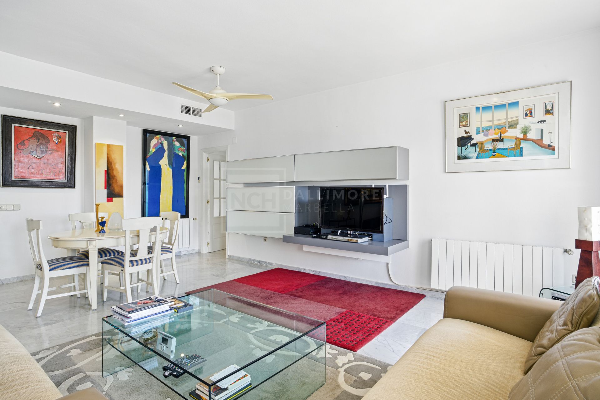 Impresionante ático dúplex con orientación sur en la conocida y cerrada comunidad Marbella Real