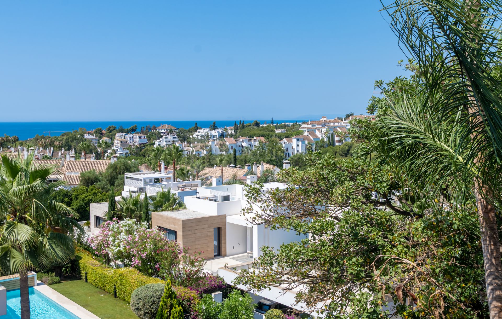 ELEGANT TOWNHOUSE ON MARBELLA'S GOLDEN MILE