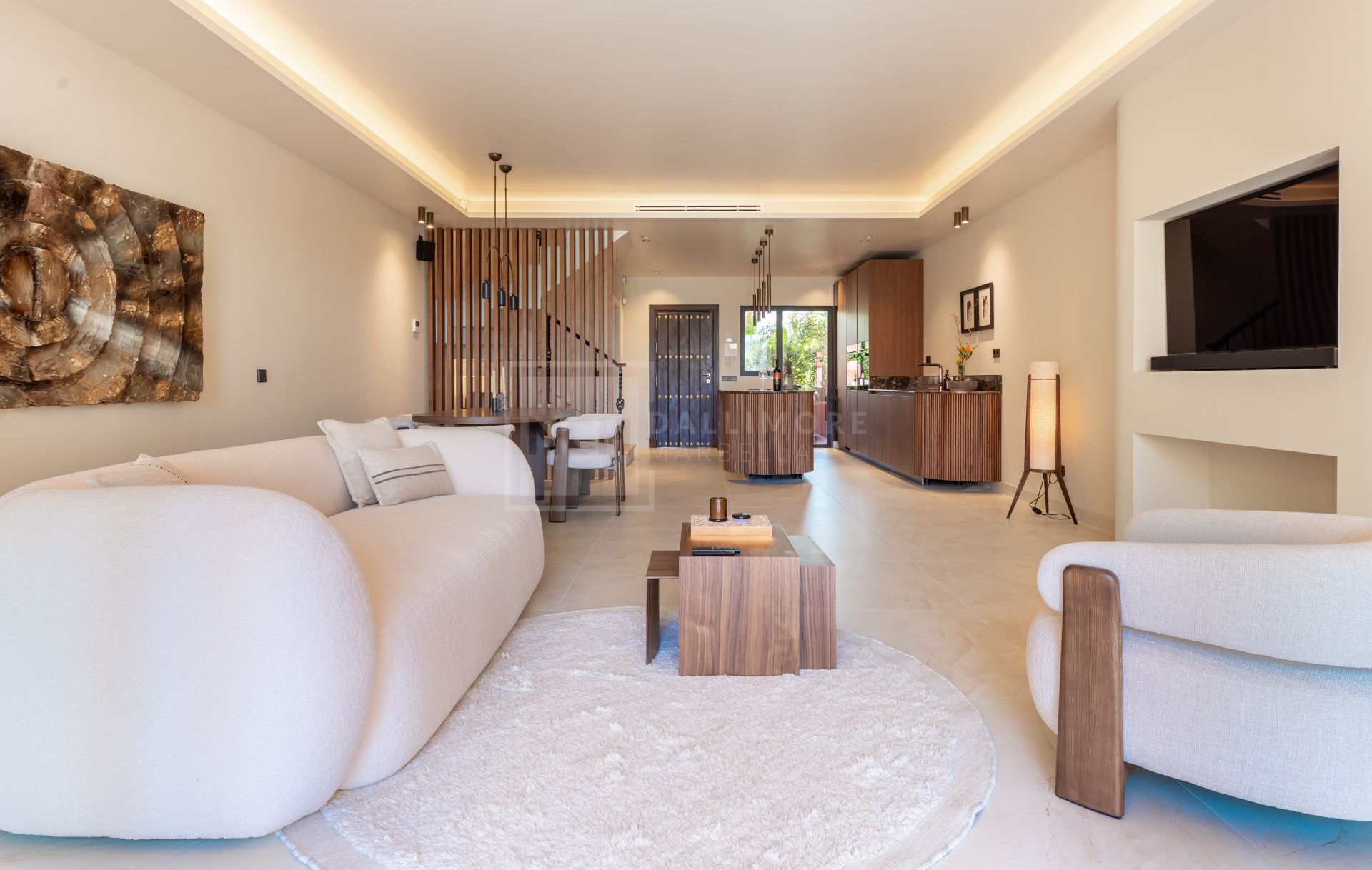 ELEGANT TOWNHOUSE ON MARBELLA'S GOLDEN MILE