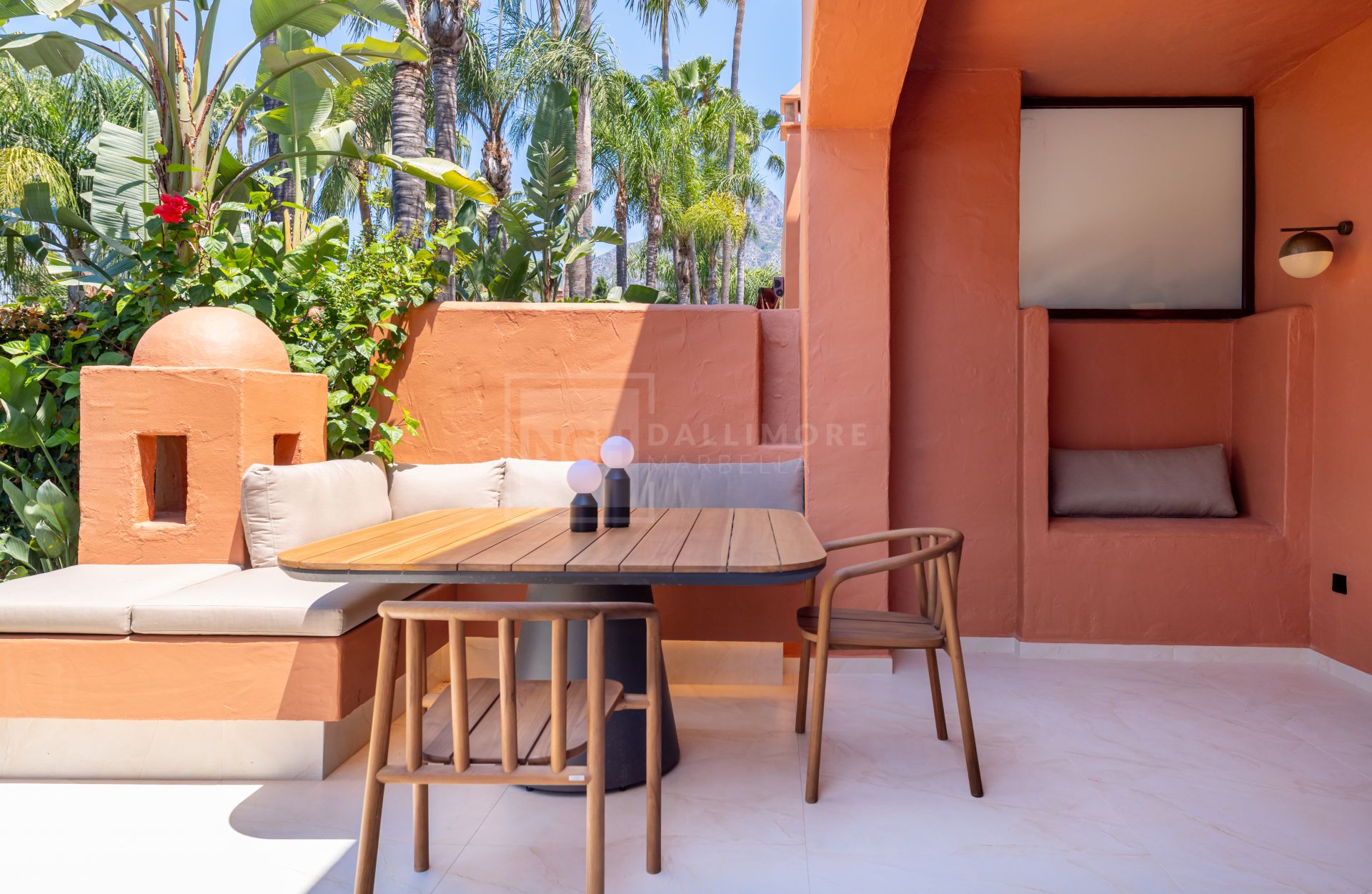 ELEGANT TOWNHOUSE ON MARBELLA'S GOLDEN MILE