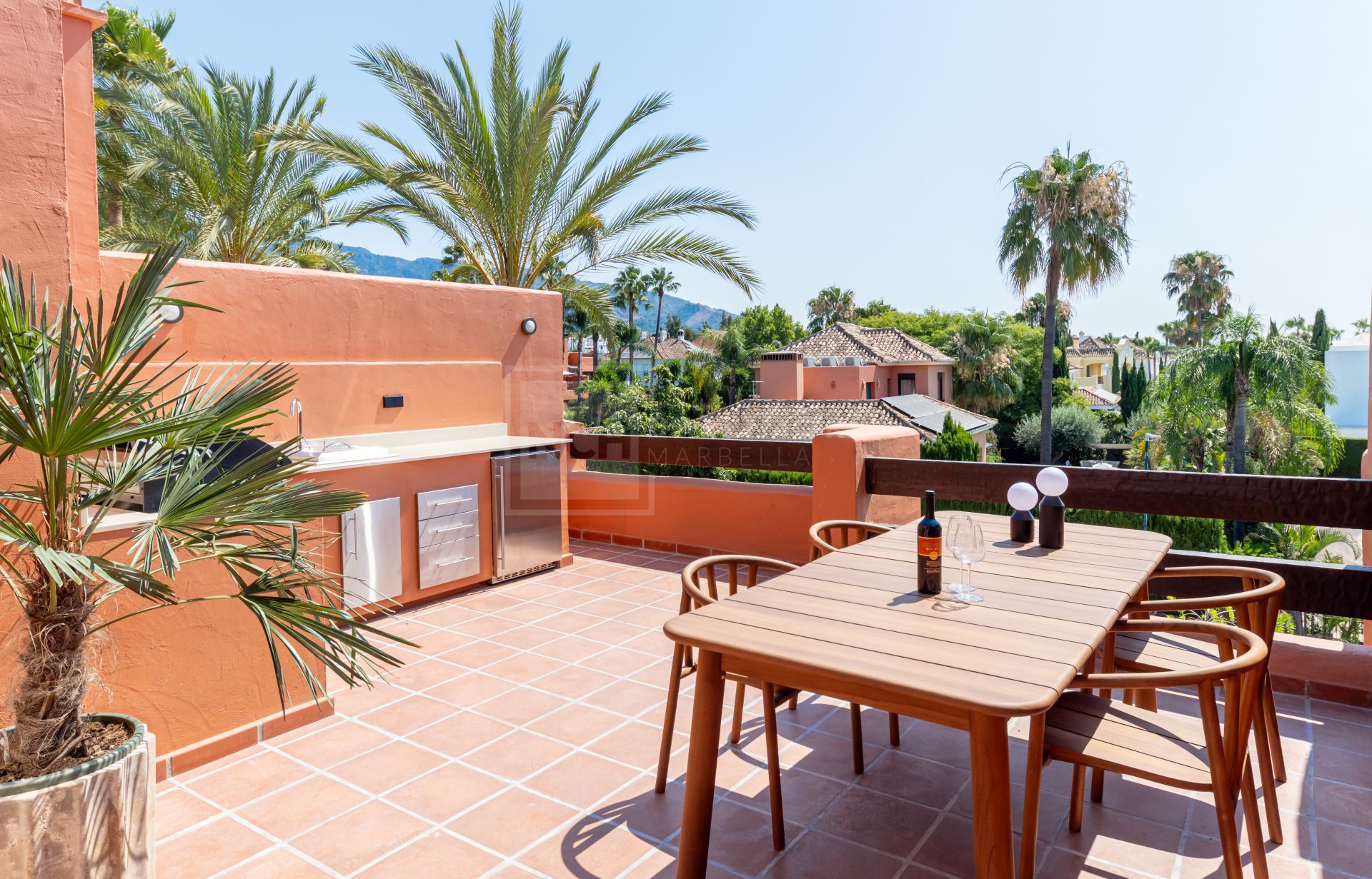 ELEGANT TOWNHOUSE ON MARBELLA'S GOLDEN MILE