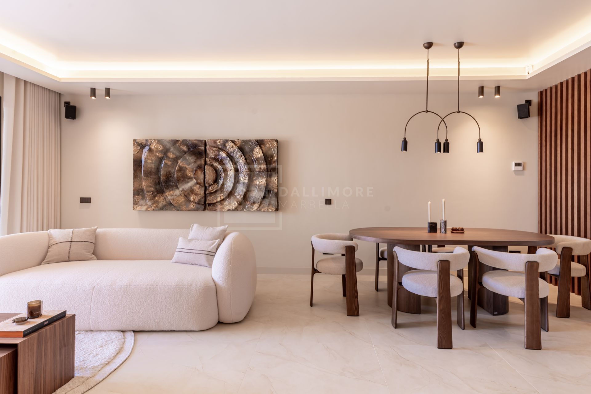 ELEGANT TOWNHOUSE ON MARBELLA'S GOLDEN MILE