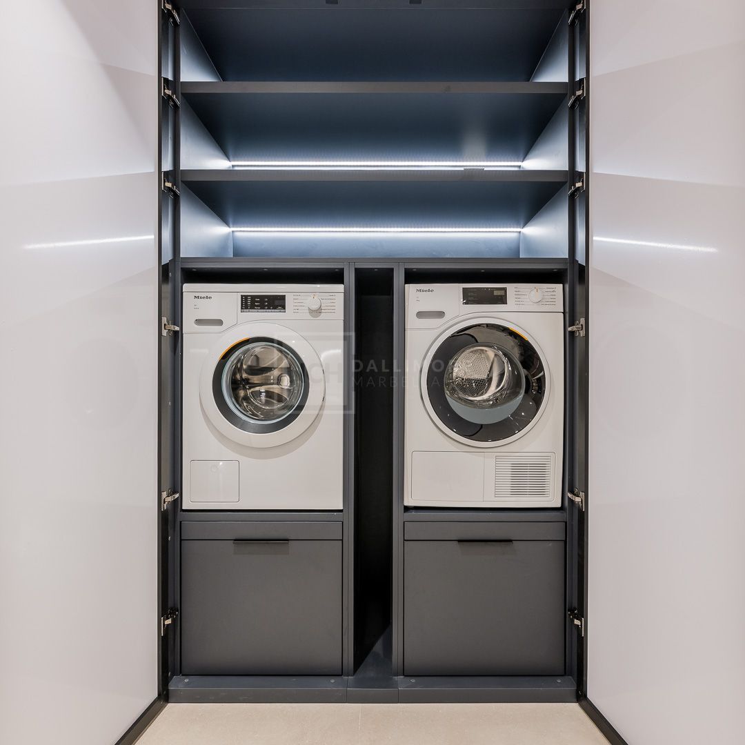 APARTAMENTO EN PRIMERA LÍNEA DE PLAYA EN MARBELLA